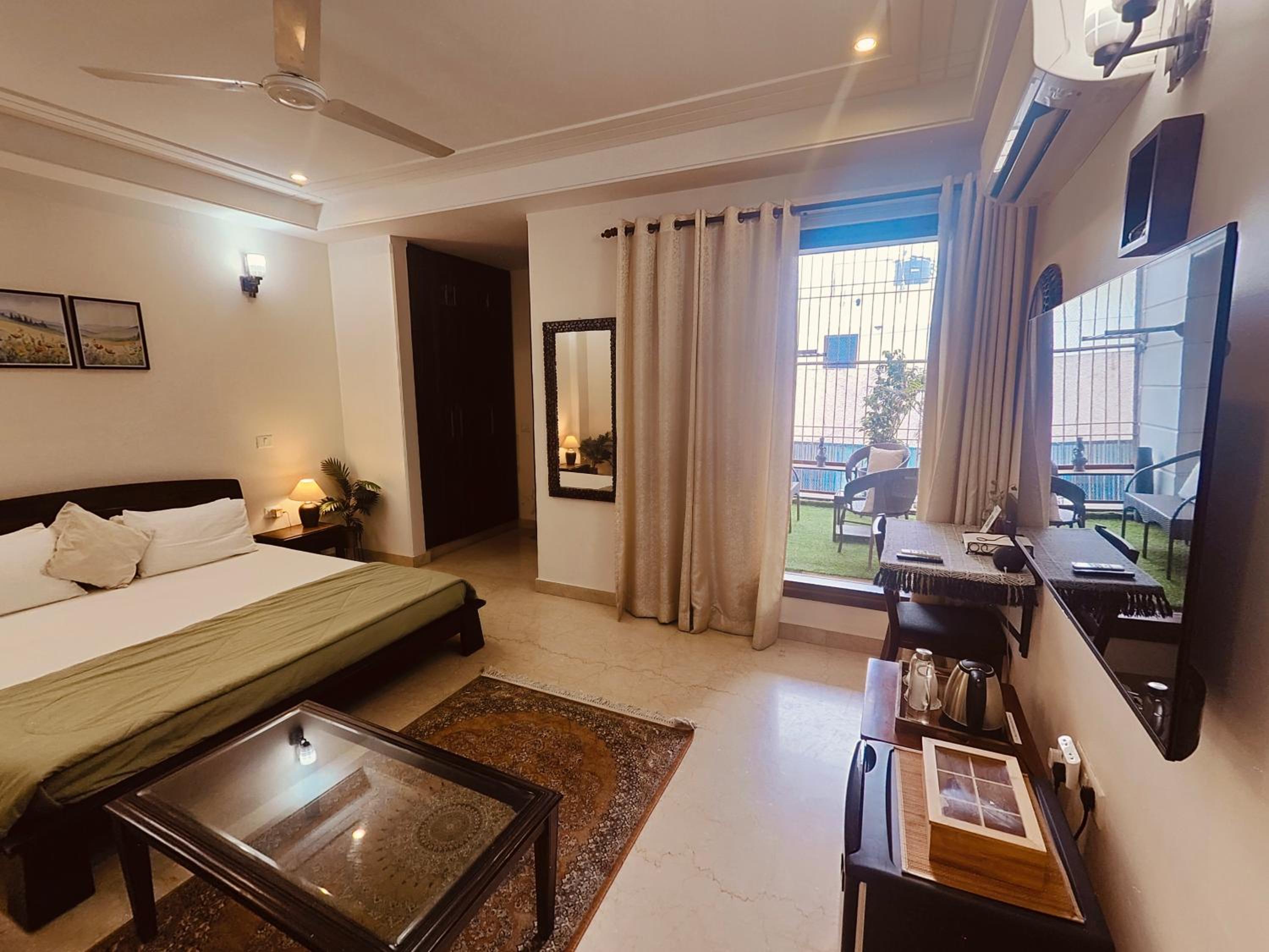 Deluxe Double Room with Balcony