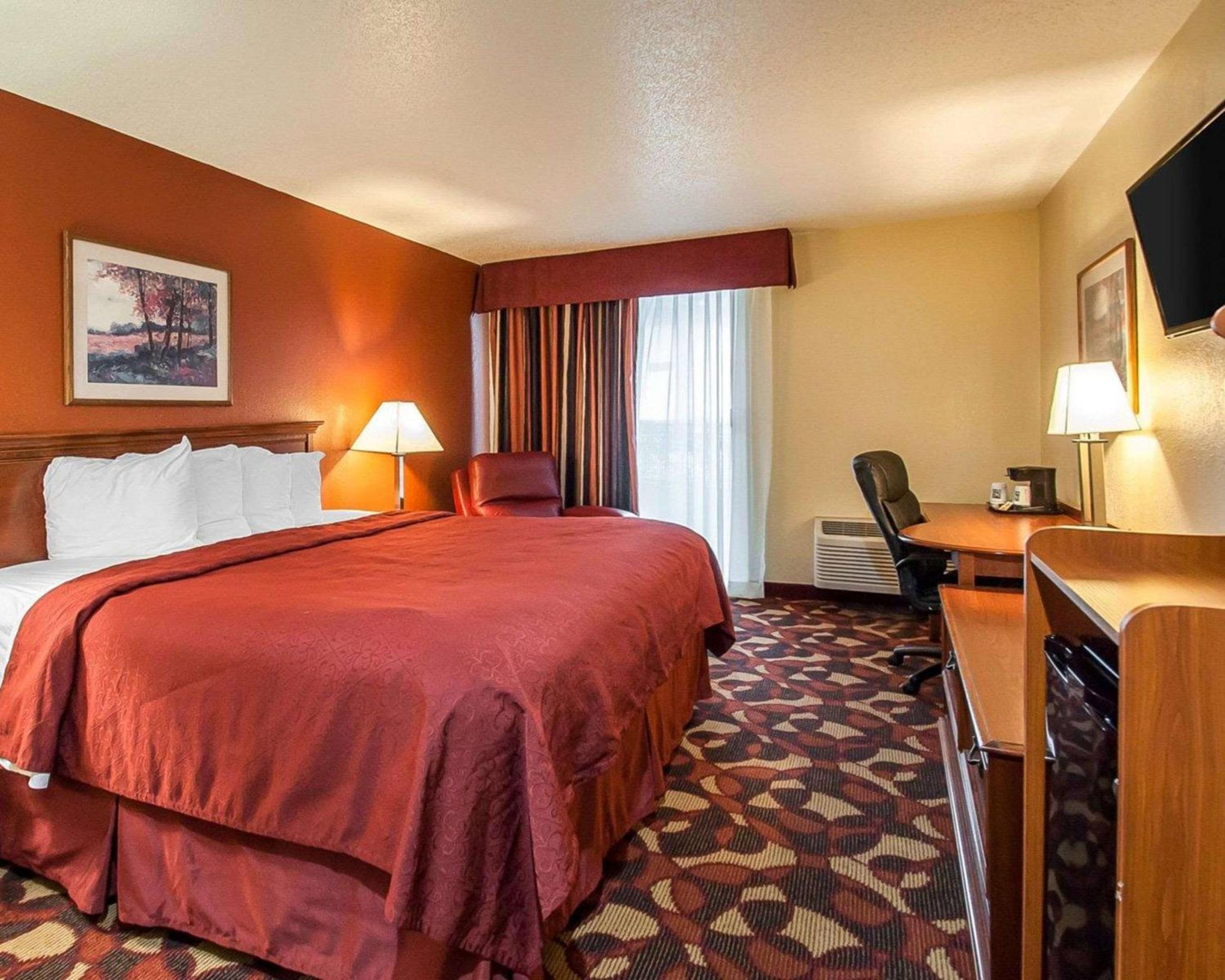 King Room - Non-Smoking photo 1