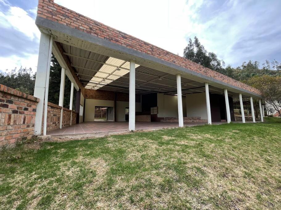 Four-Bedroom House photo 2
