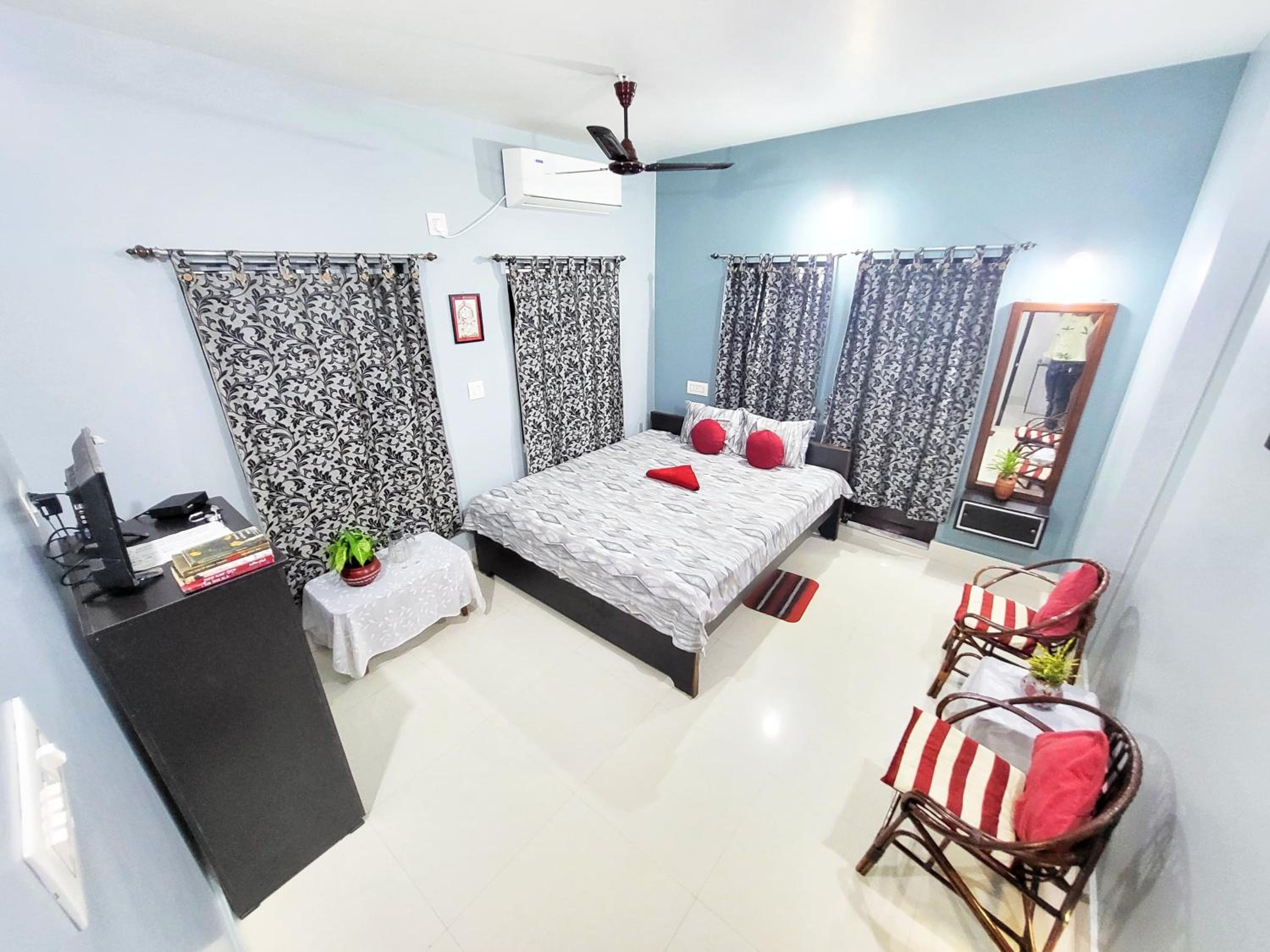 Deluxe Double Room with Balcony photo 1