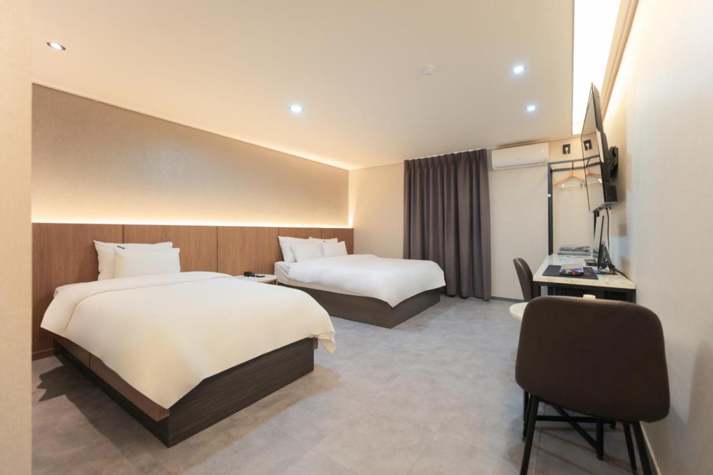 Deluxe Twin Room - Photo 1
