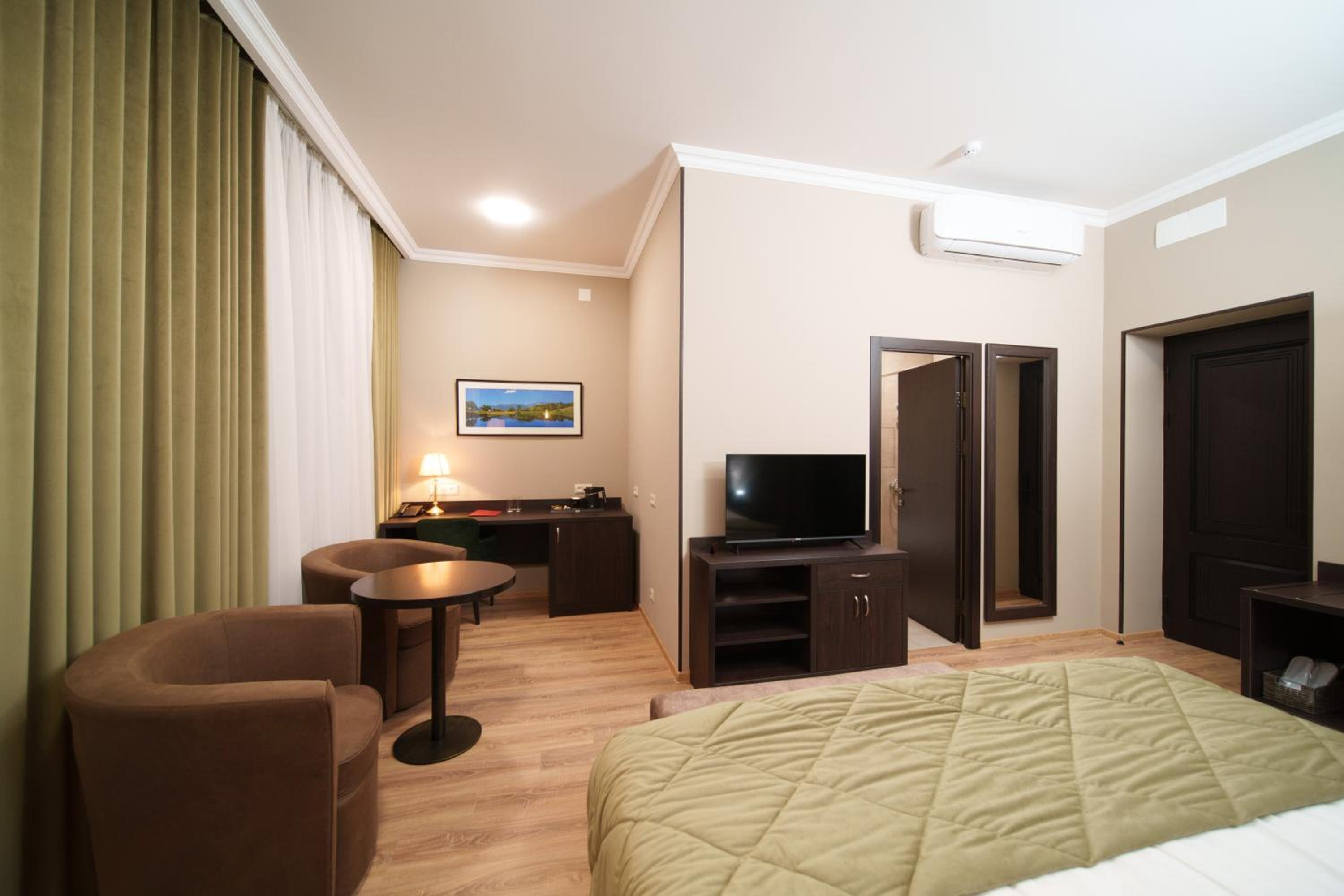 Deluxe Double Room photo 2