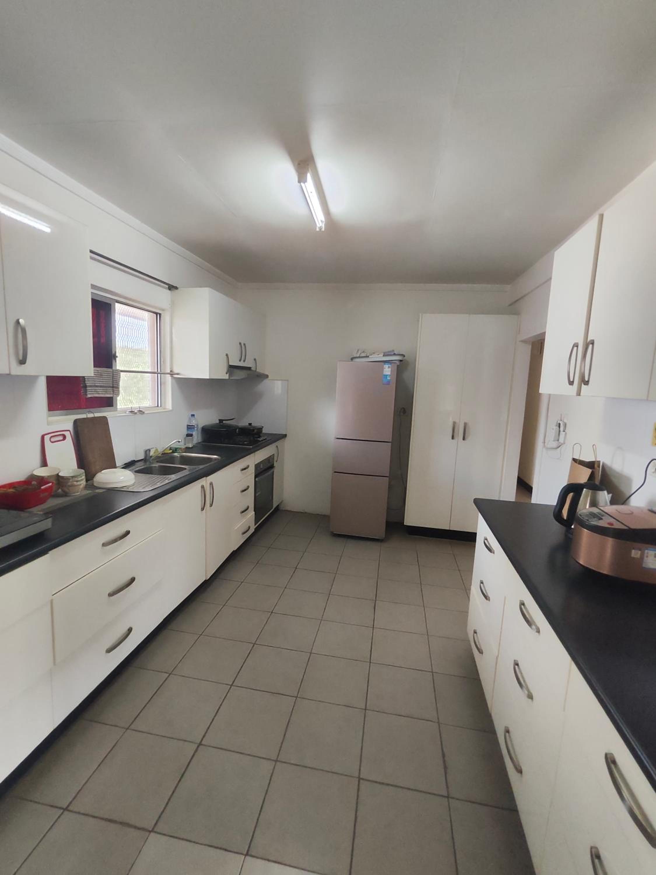 Economy Triple Room With Shared Bathroom photo 3