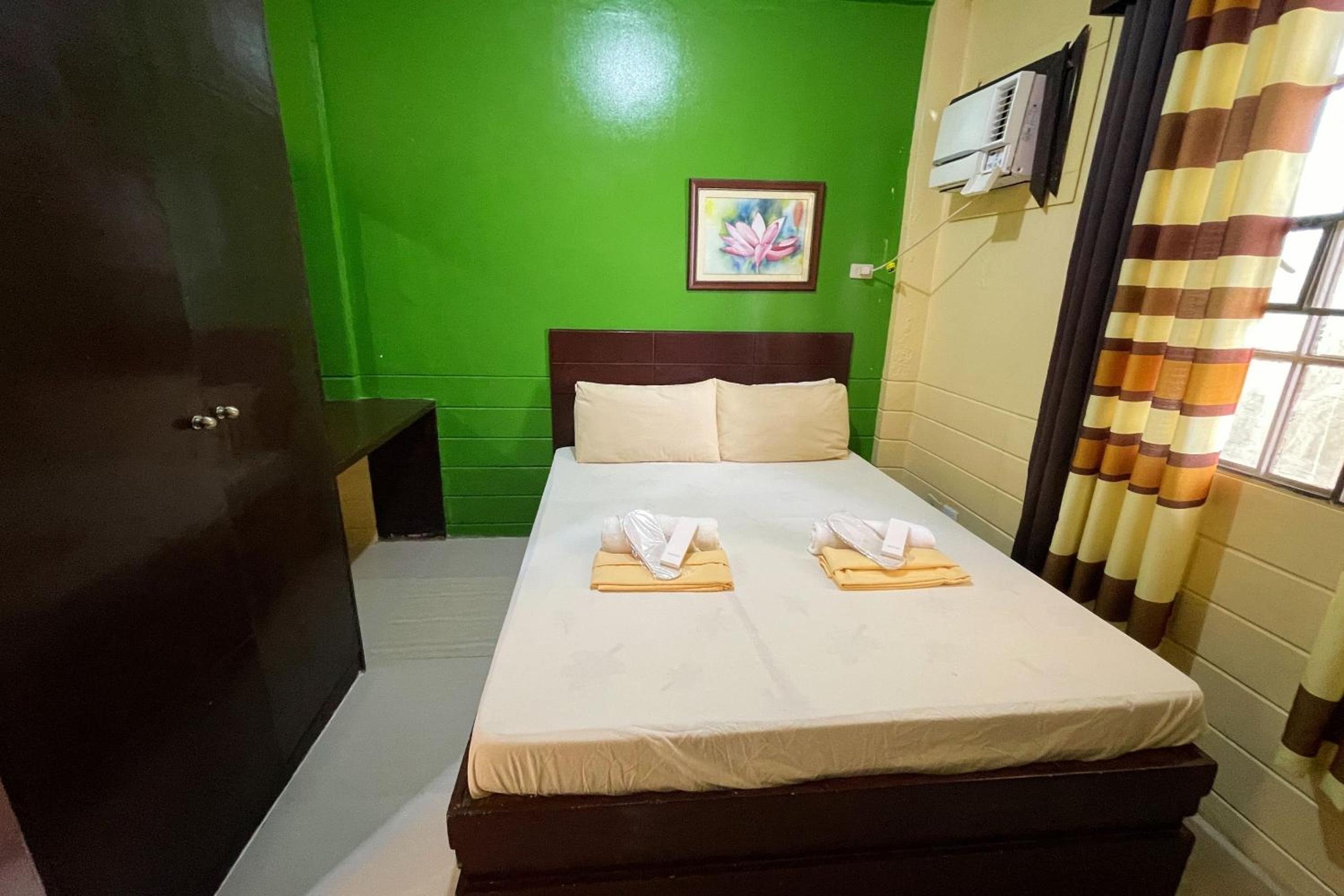 Deluxe Family Room - Photo 3