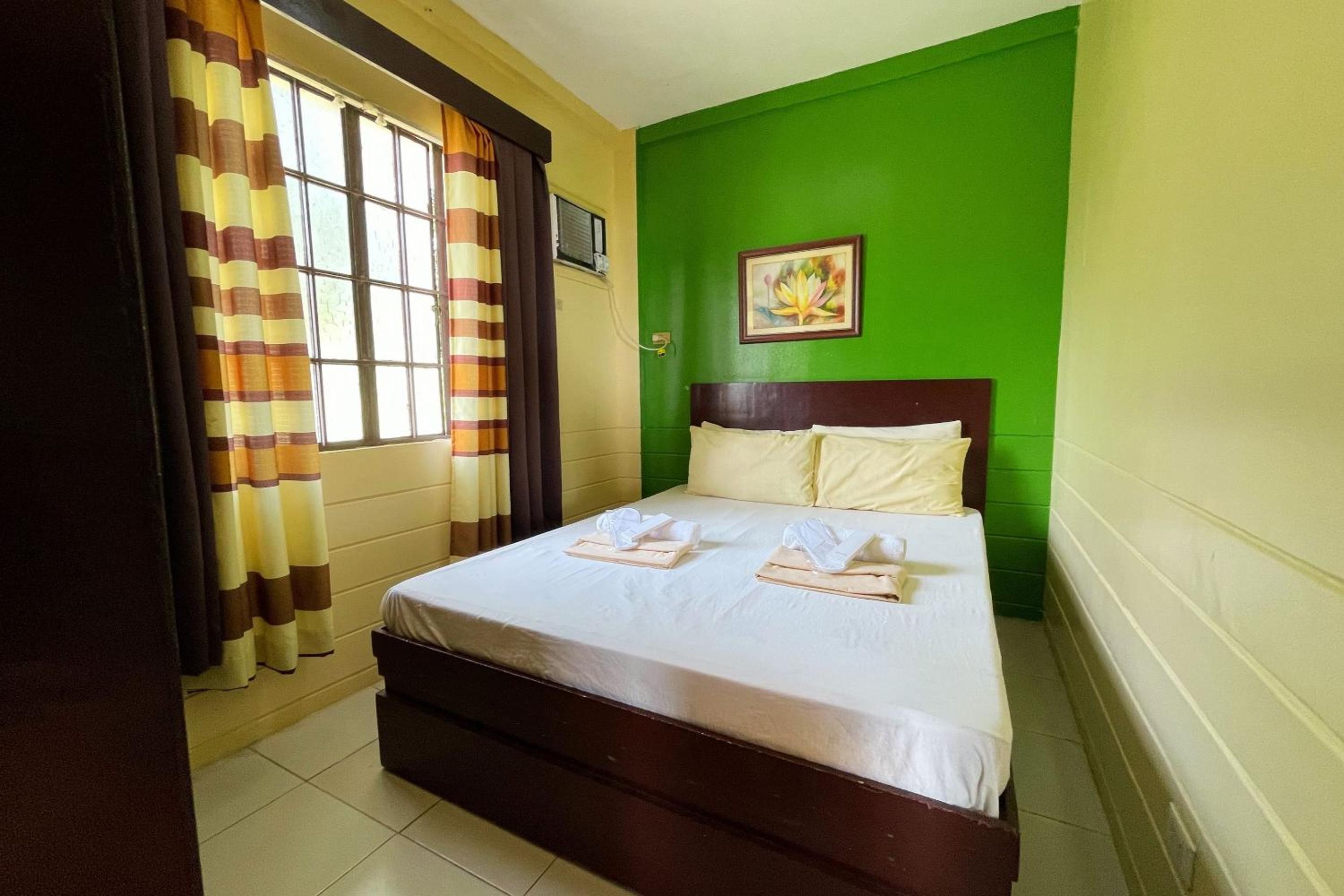 Deluxe Family Room - Photo 8
