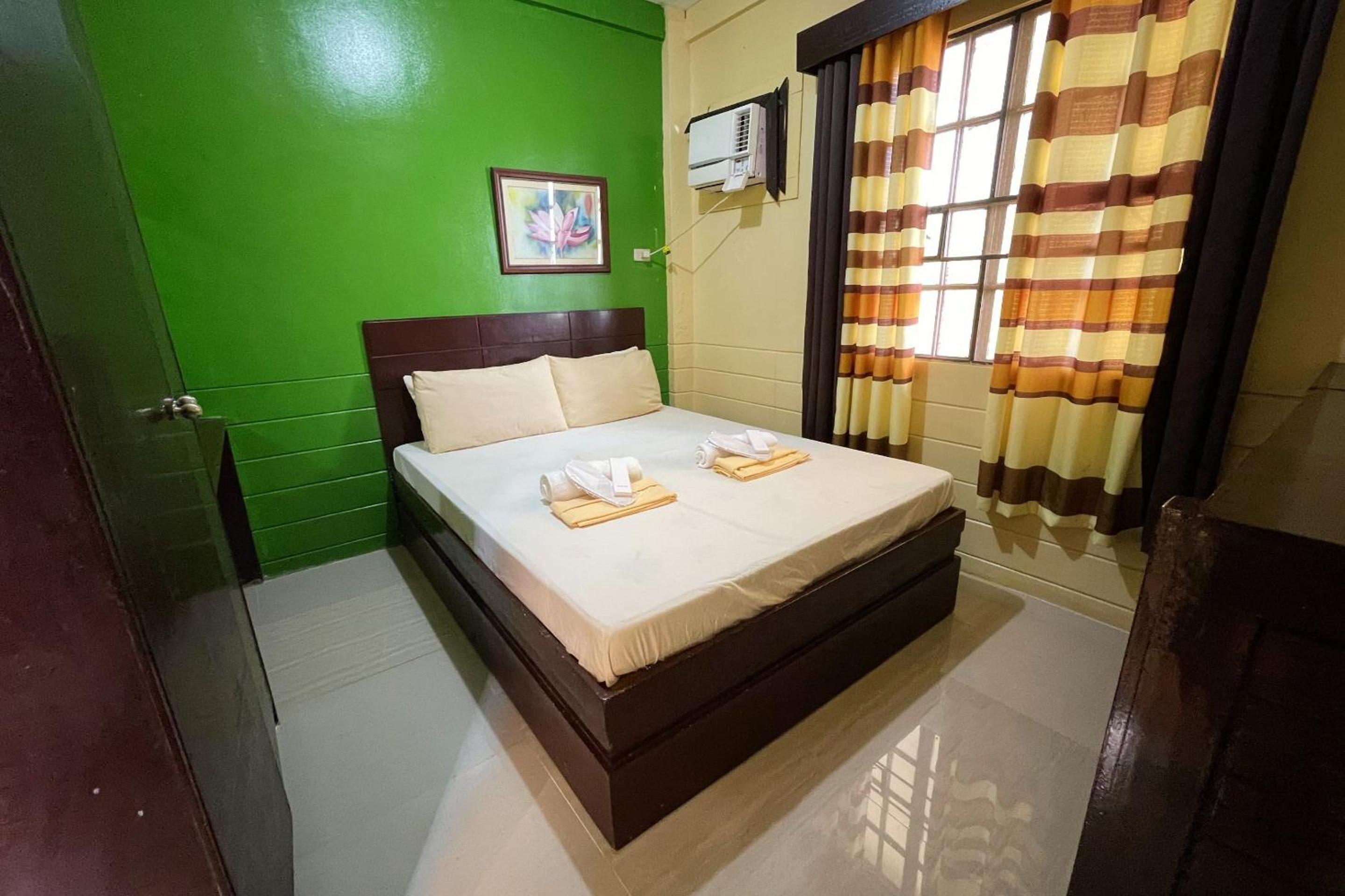Deluxe Family Room - Photo 10