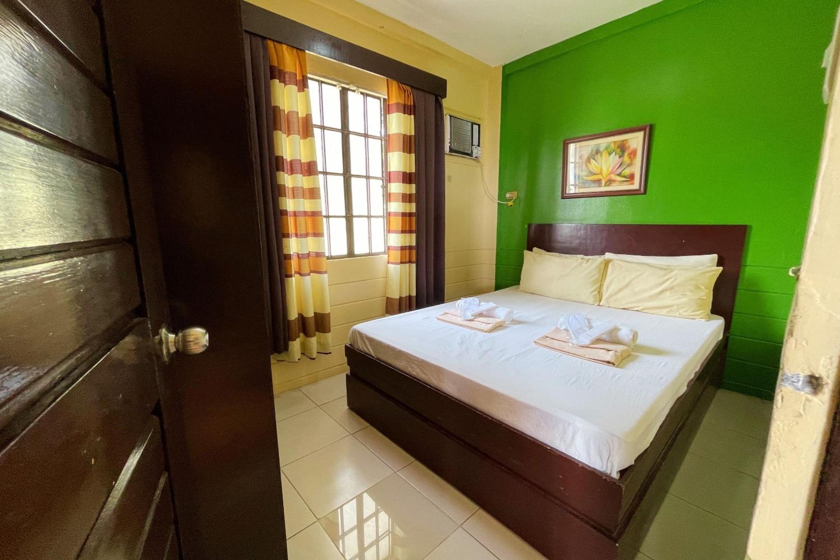 Deluxe Family Room - Photo 9