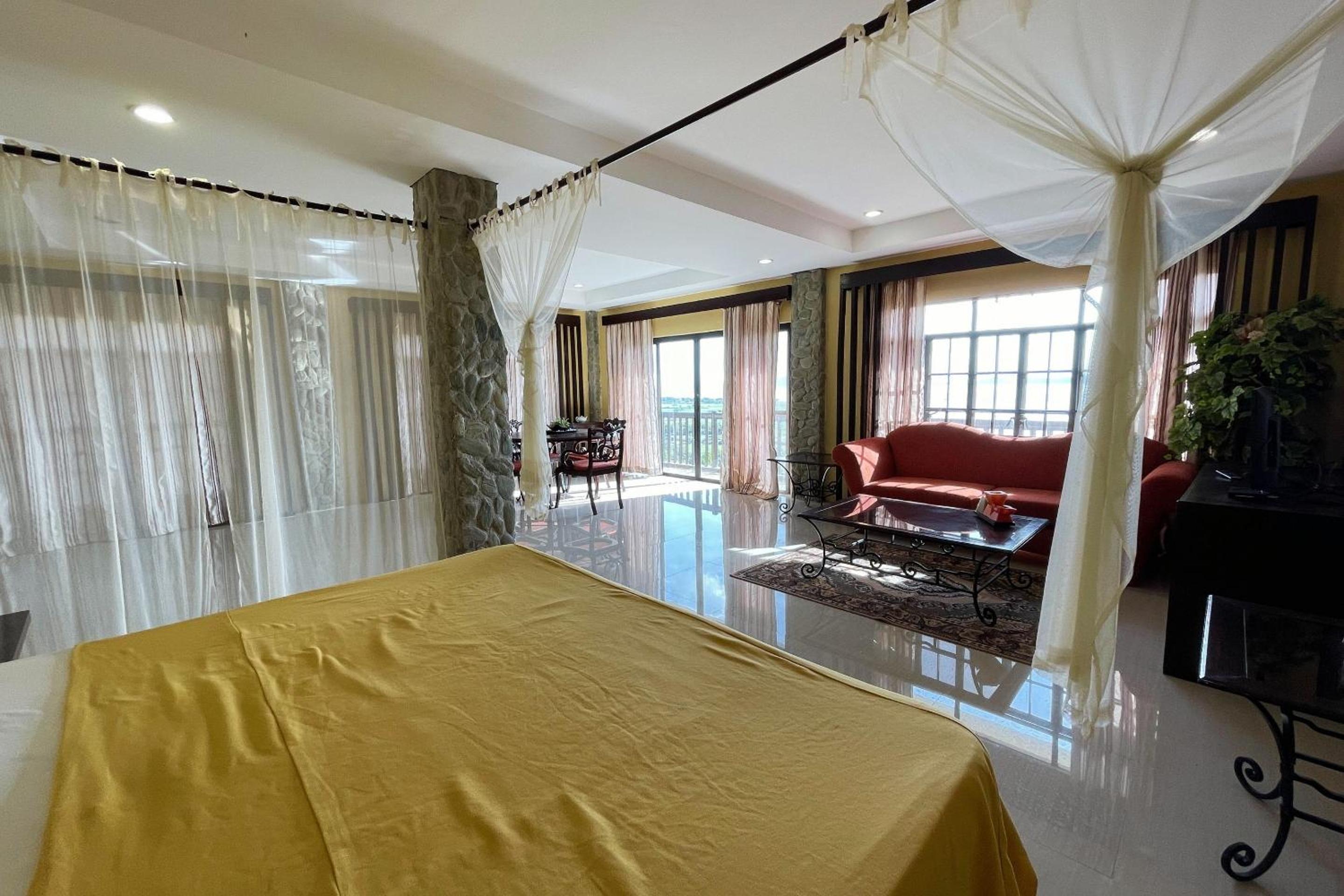 Presidential Suite photo 3