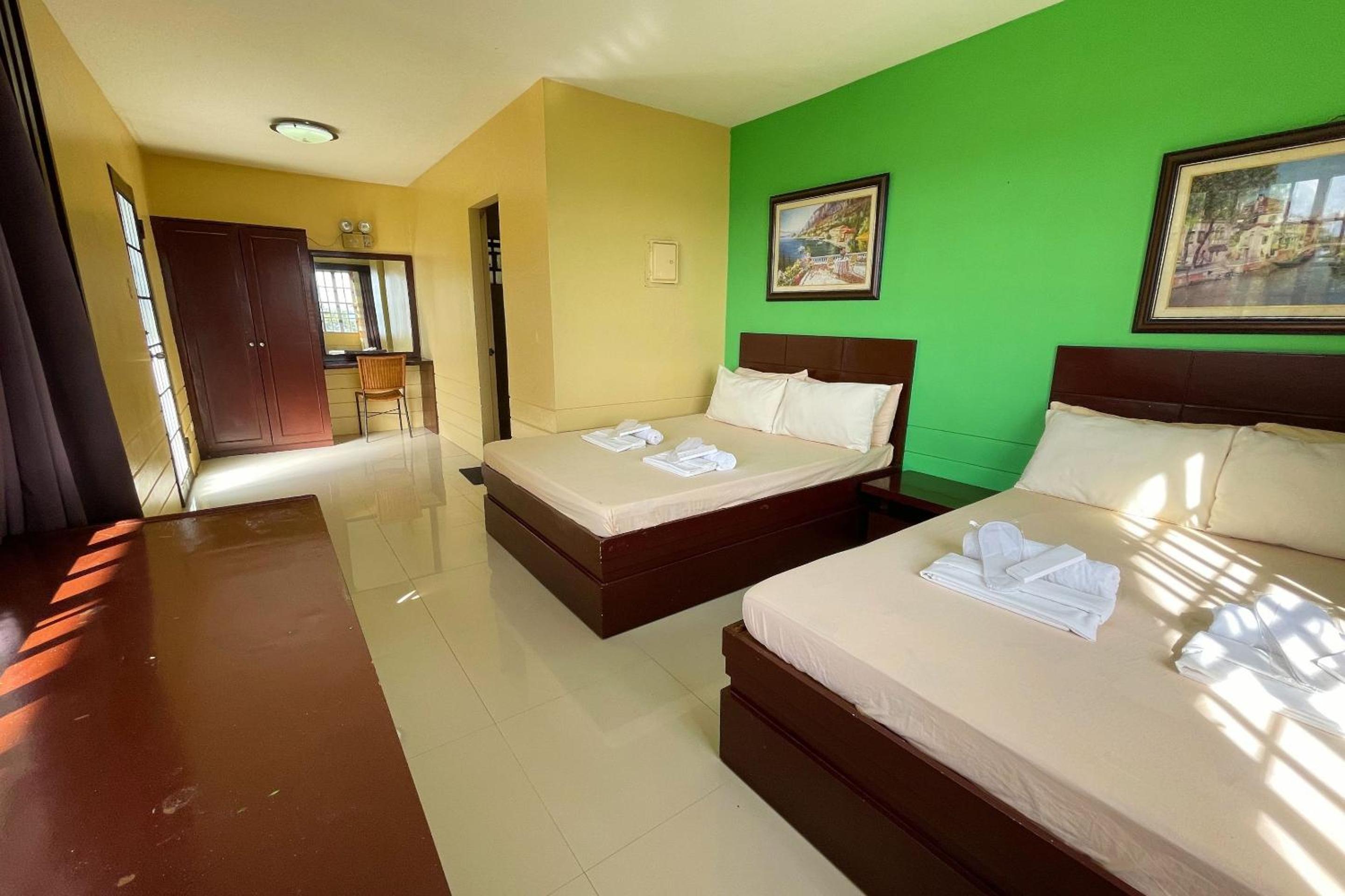 Deluxe Room - Photo 4