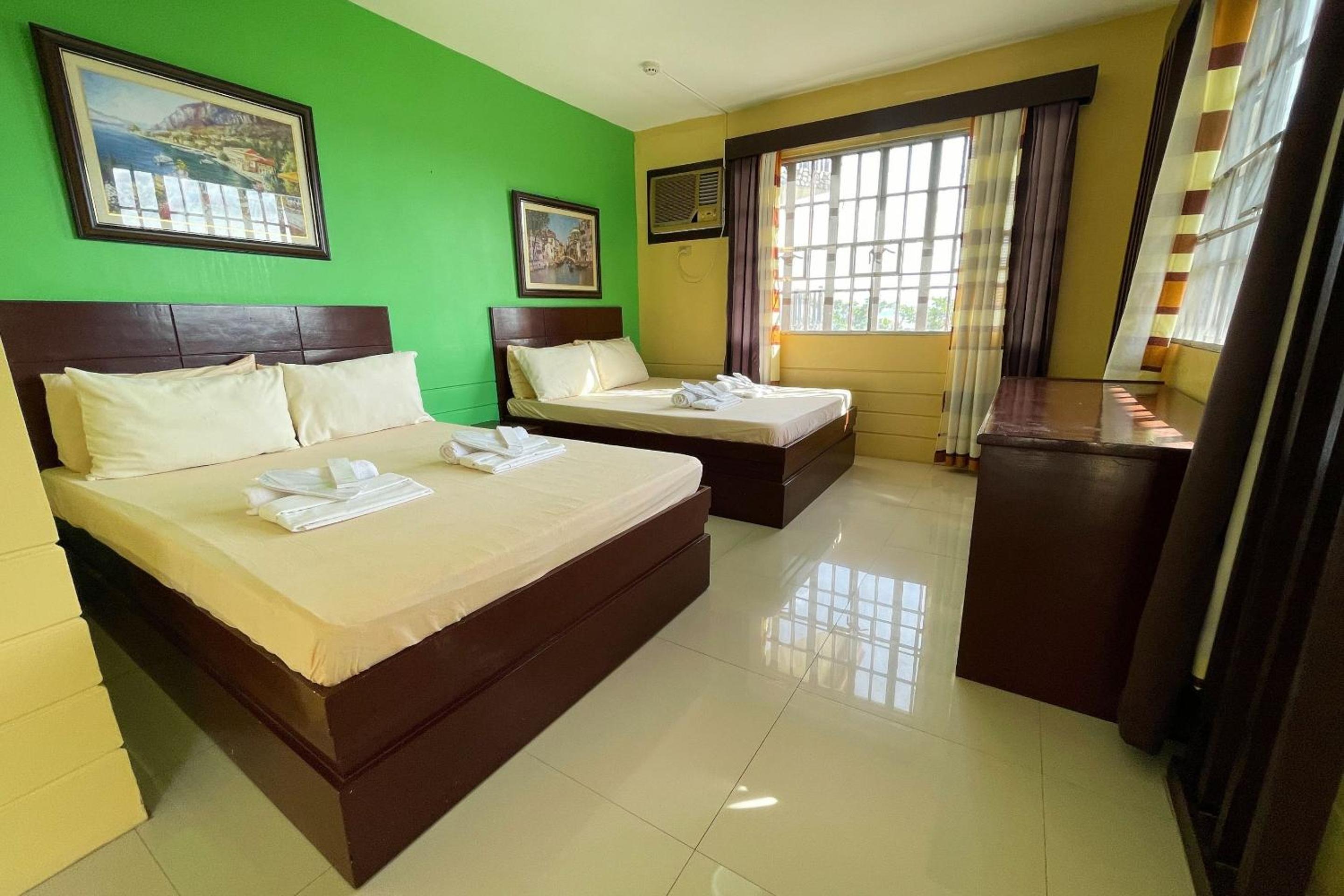 Deluxe Room - Photo 2