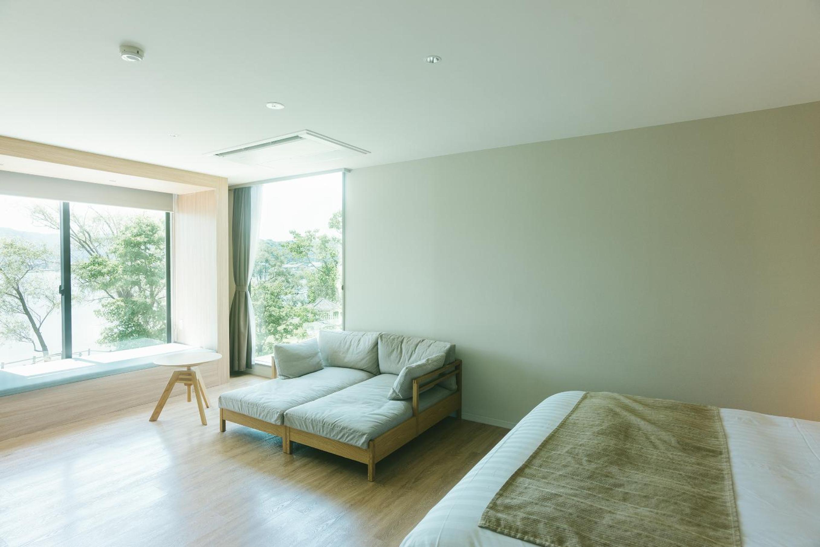 King Room with Lake View photo 1