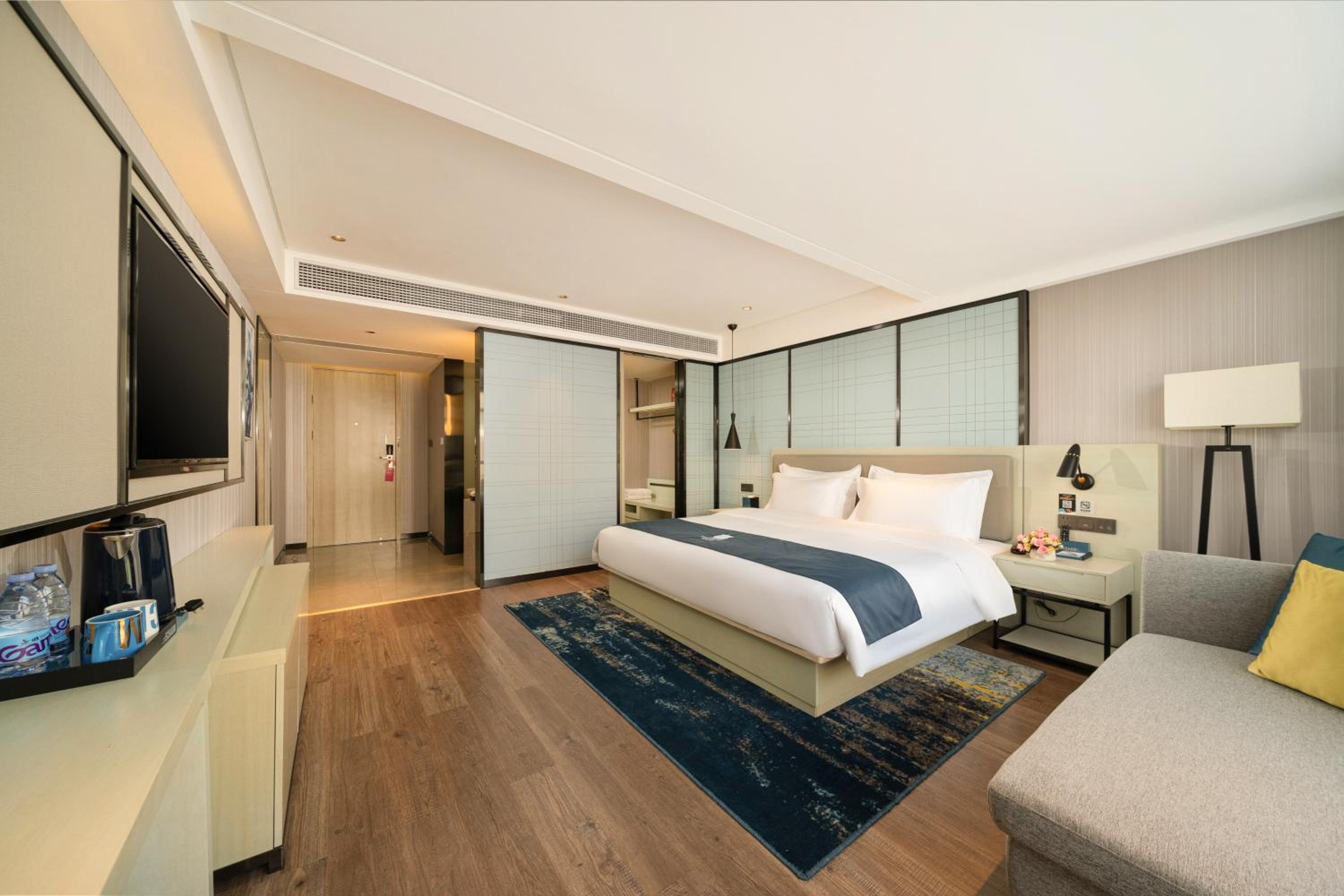 Deluxe Queen Room photo 2