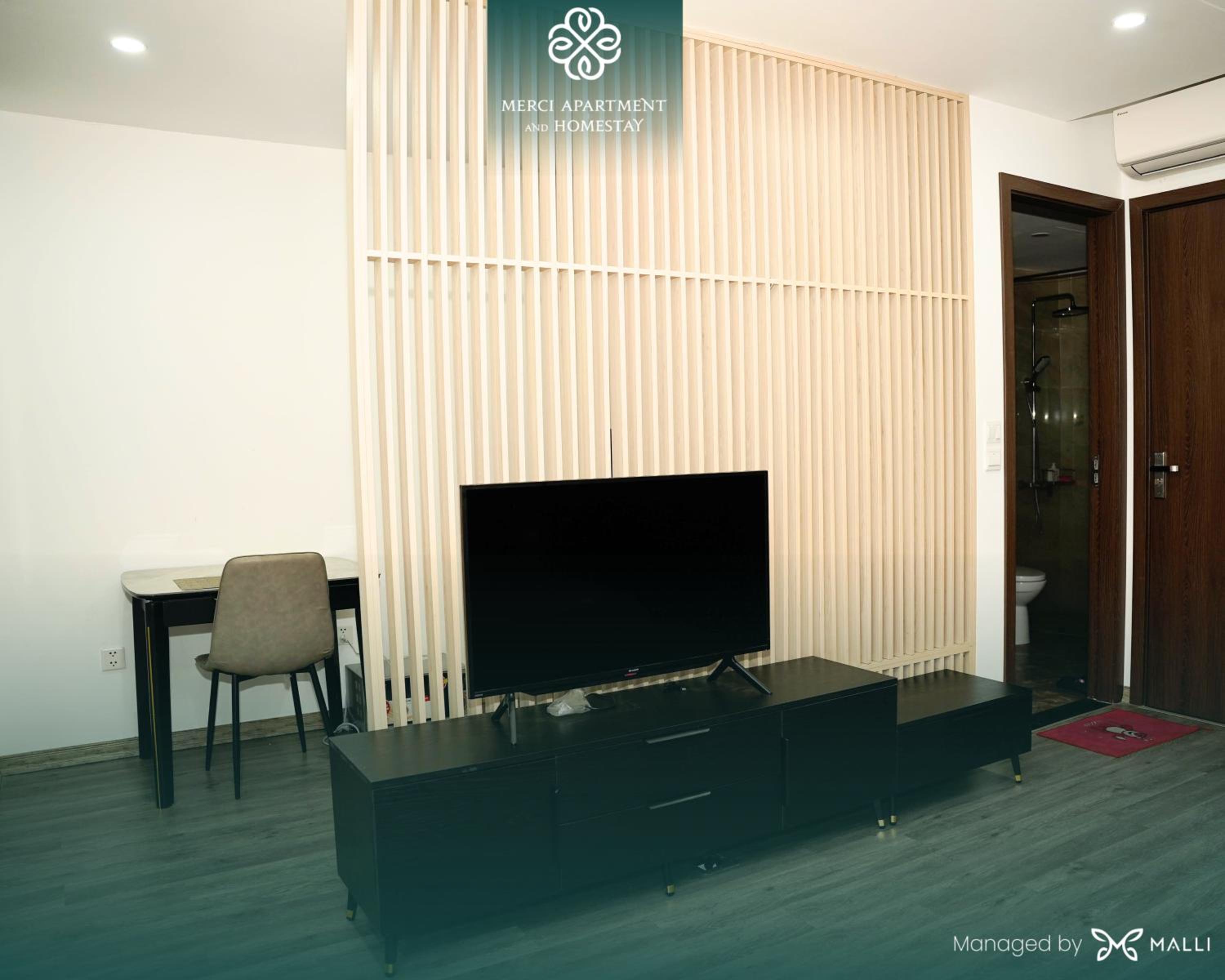 Queen Room photo 2