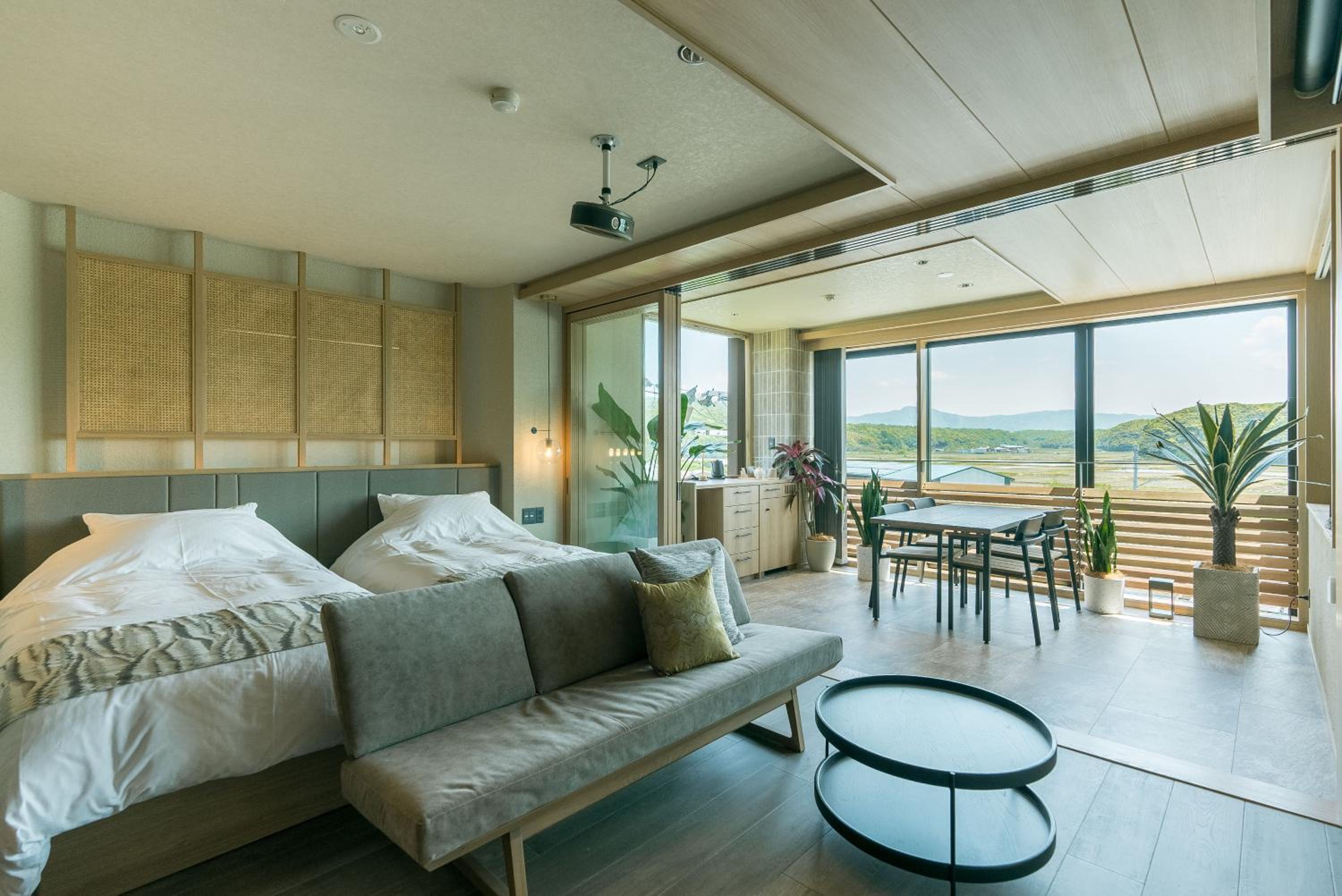 Quadruple Room with Mountain View photo 1