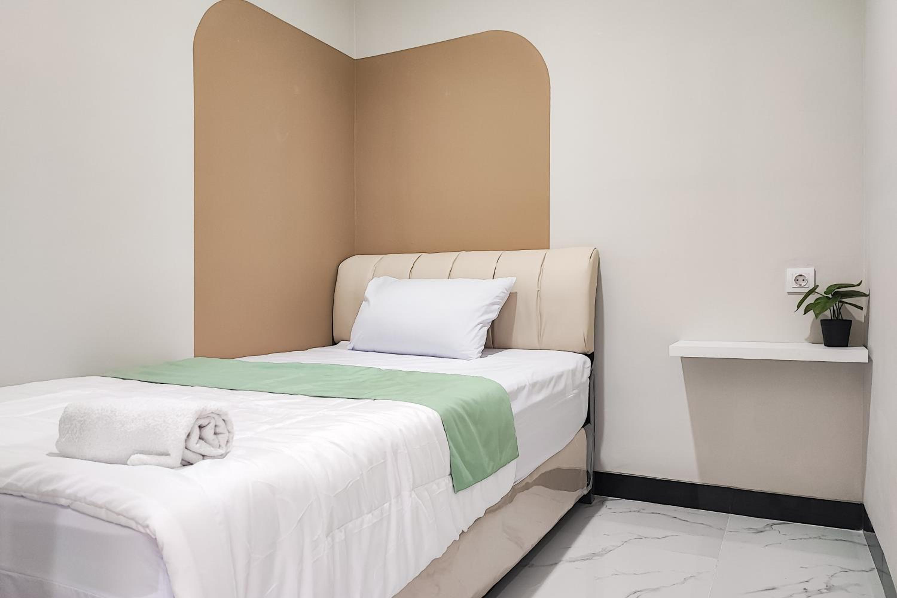 Suite - Photo 18