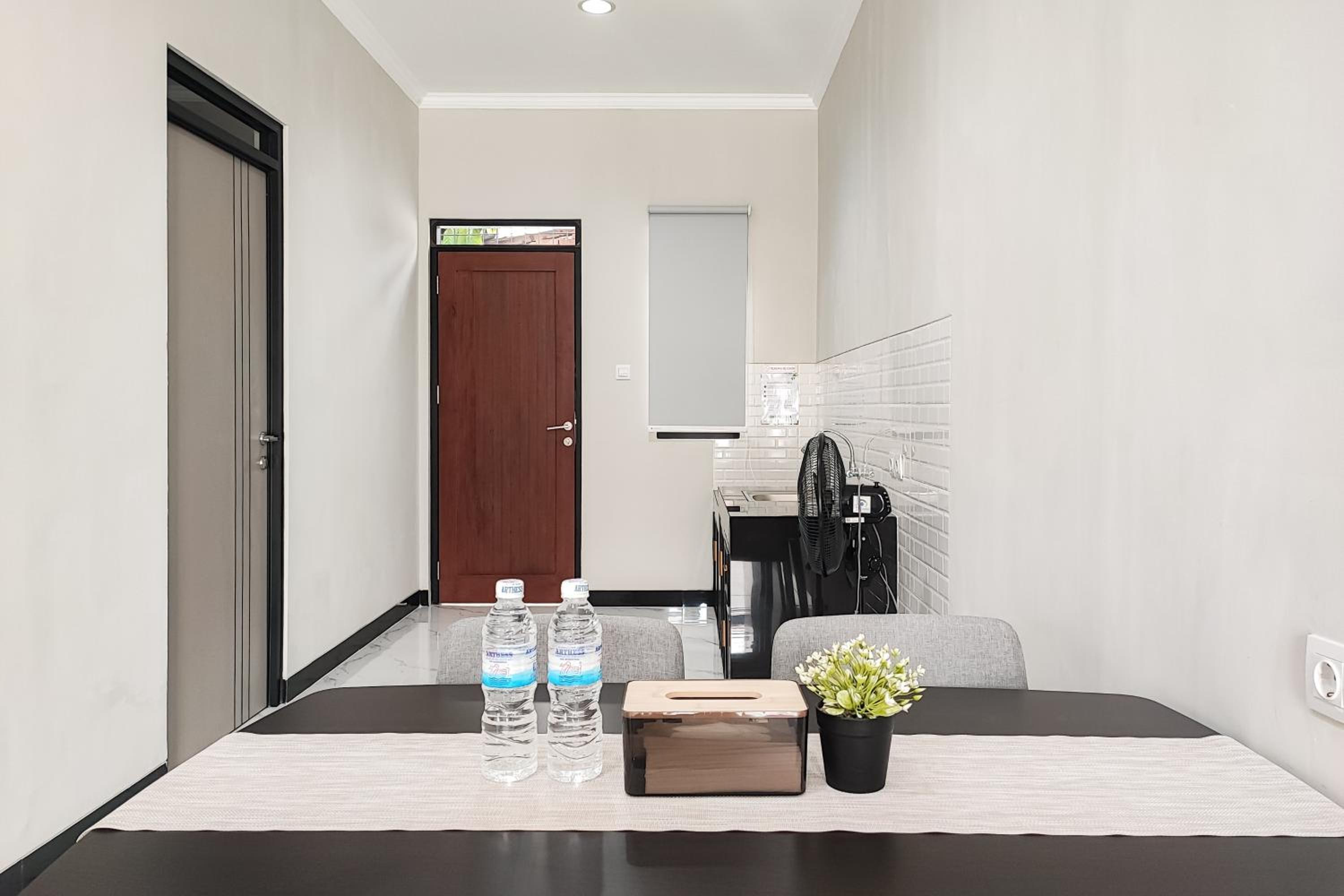Suite - Photo 7