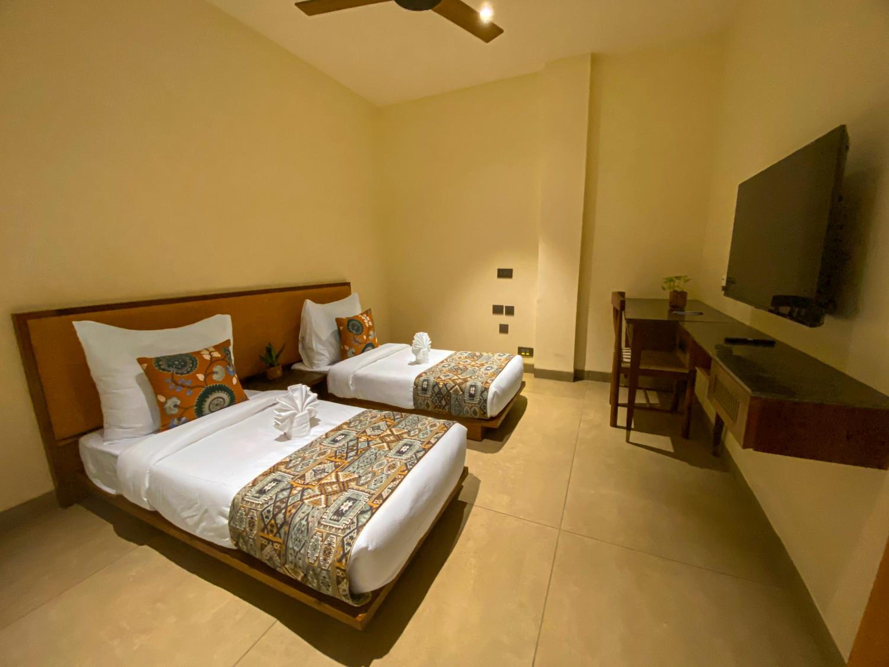 Signature Family Suite - Photo 12