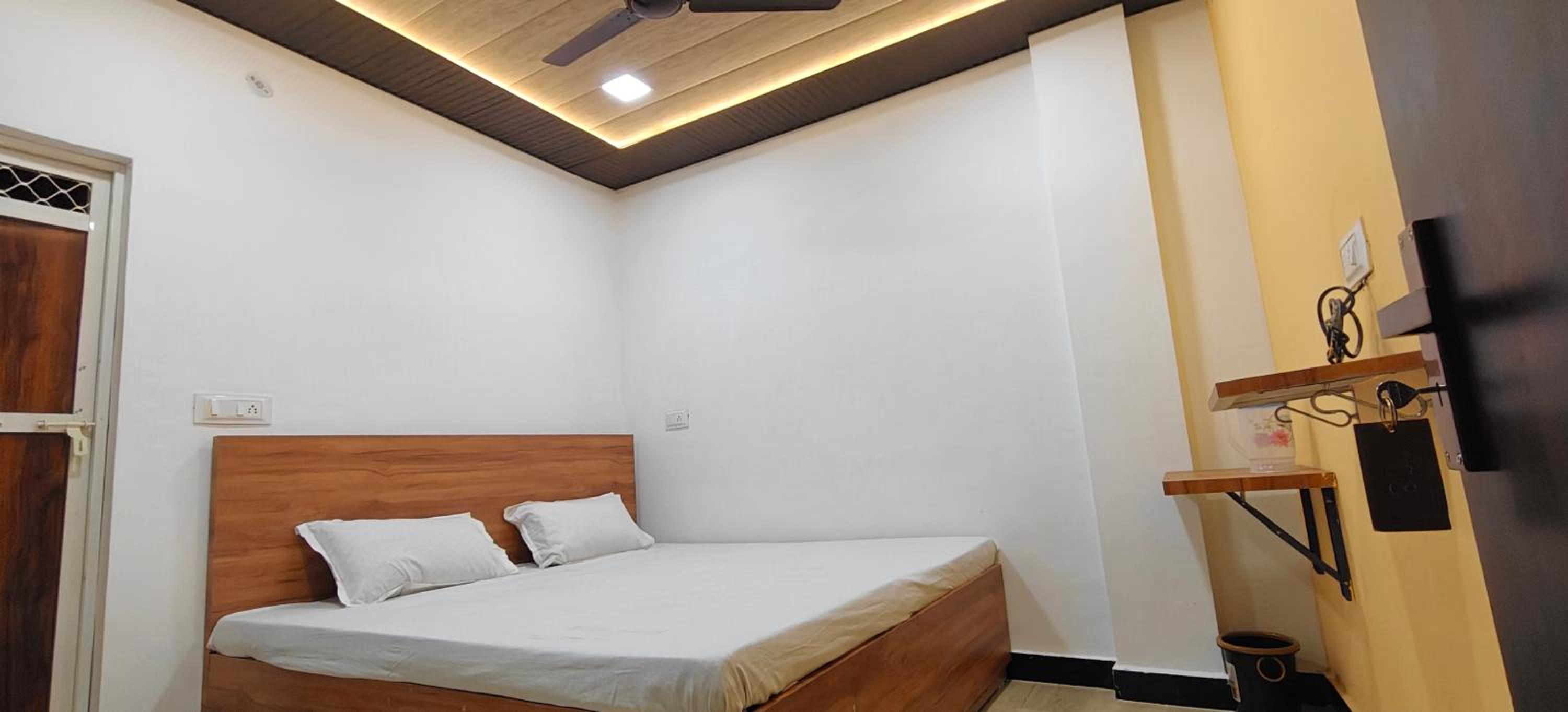 Deluxe Double Room - Photo 22
