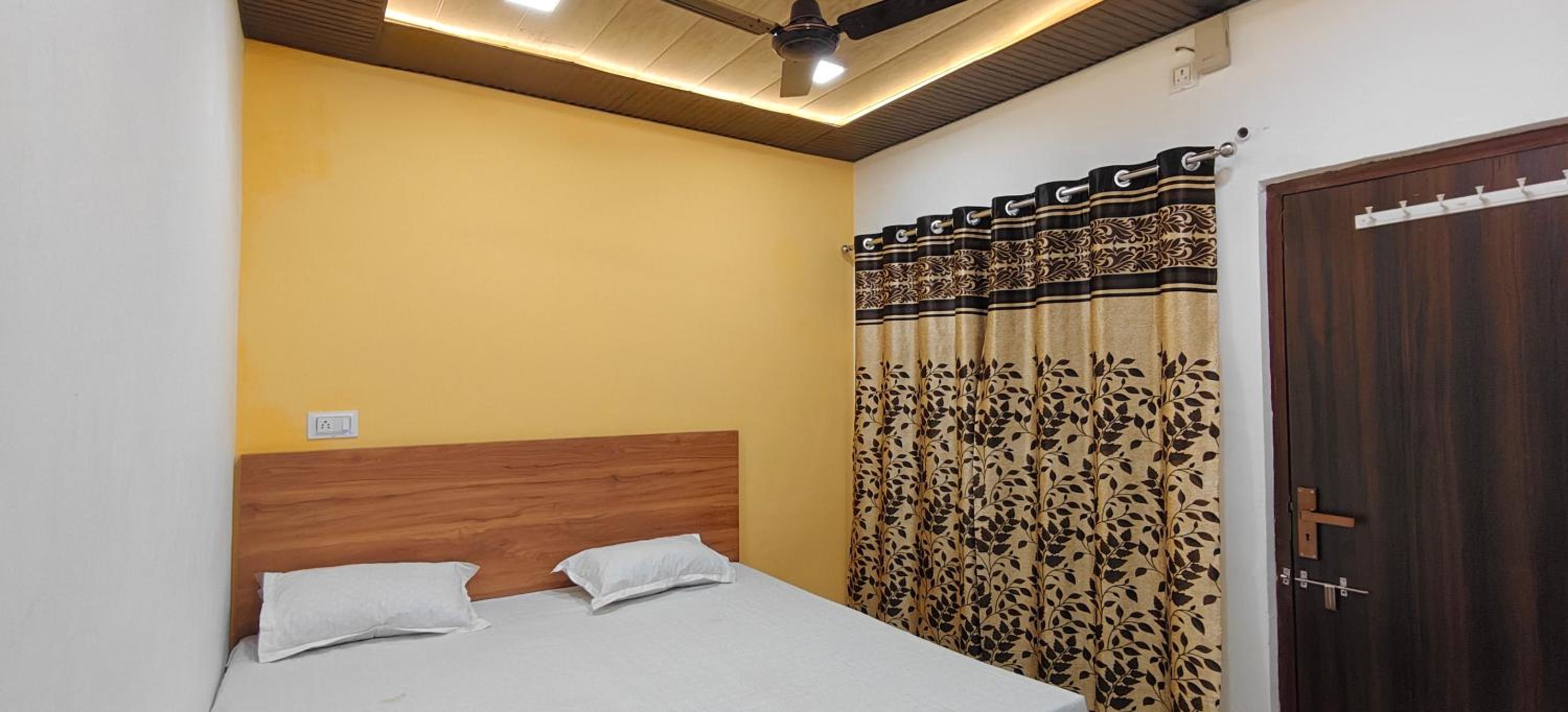 Deluxe Double Room - Photo 16