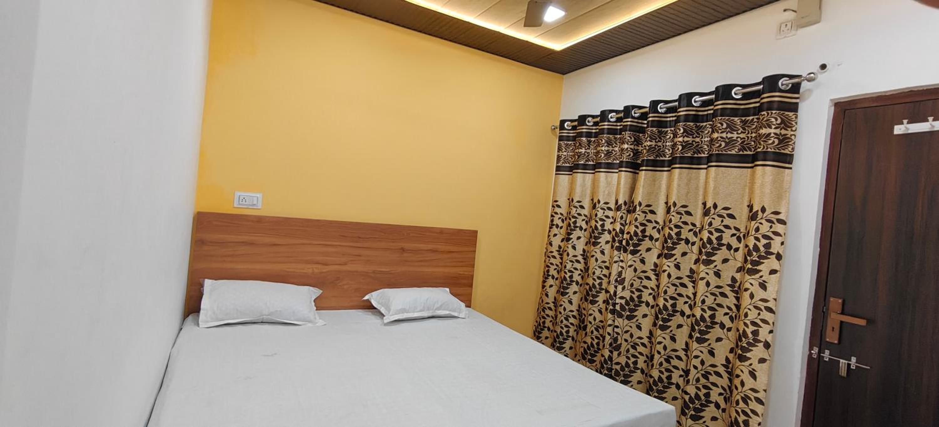 Deluxe Double Room - Photo 15