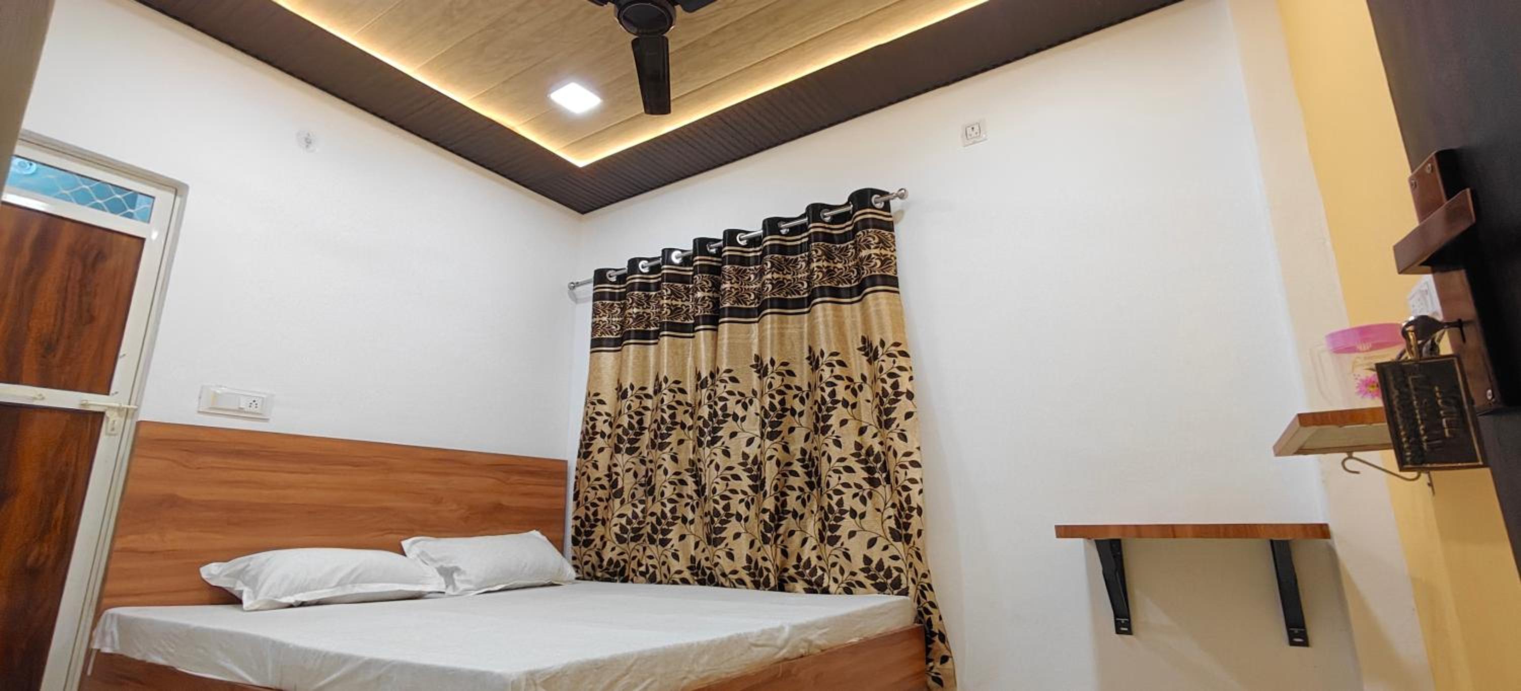 Deluxe Double Room - Photo 12