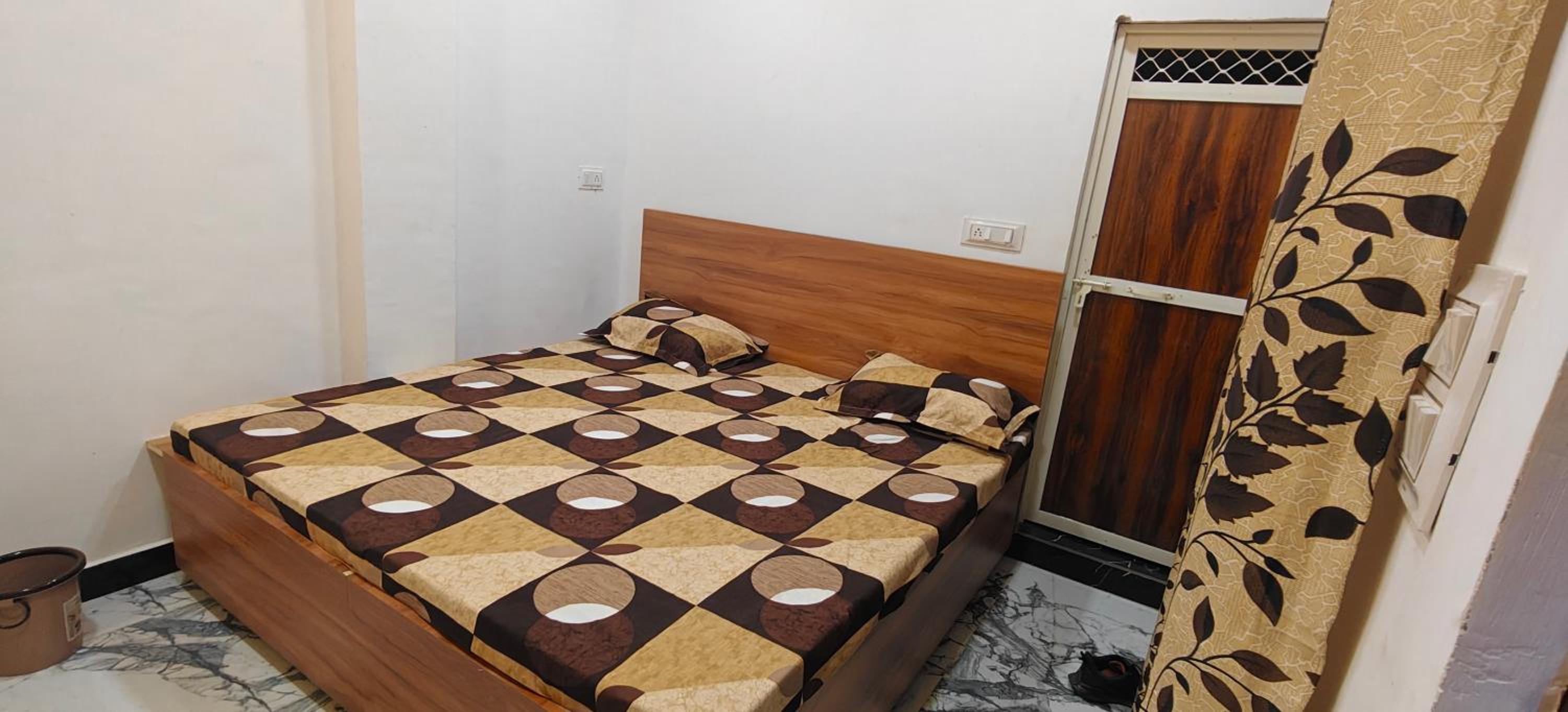 Deluxe Double Room - Photo 9