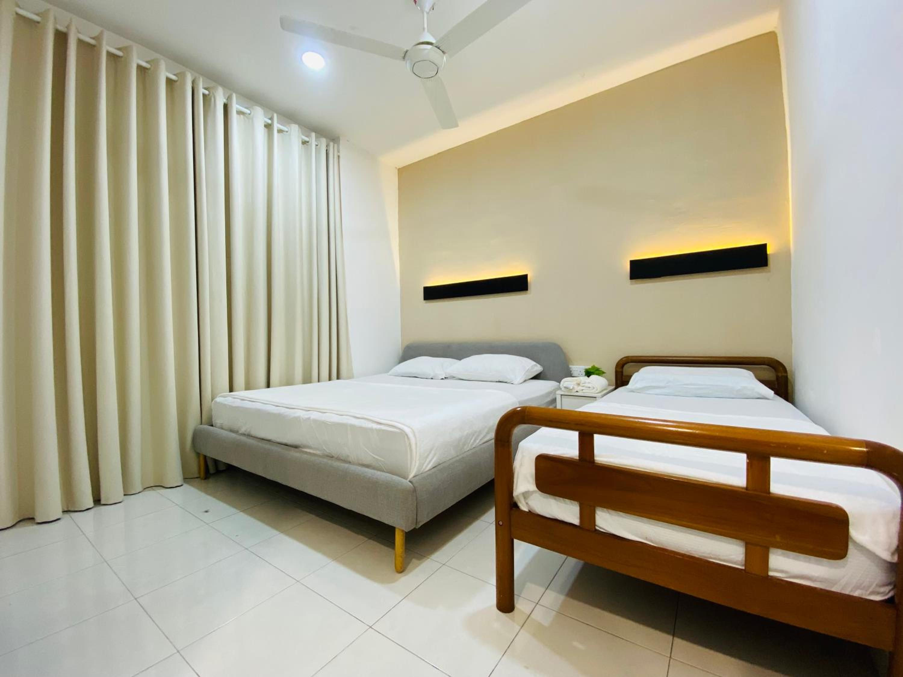 Four-Bedroom House photo 3