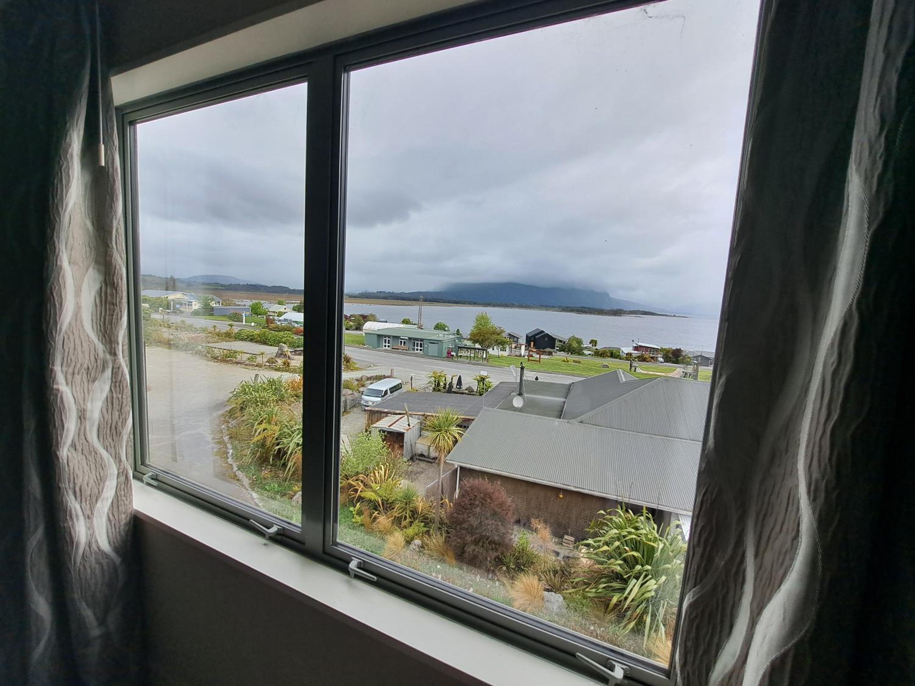 Apartment with Lake View photo 3