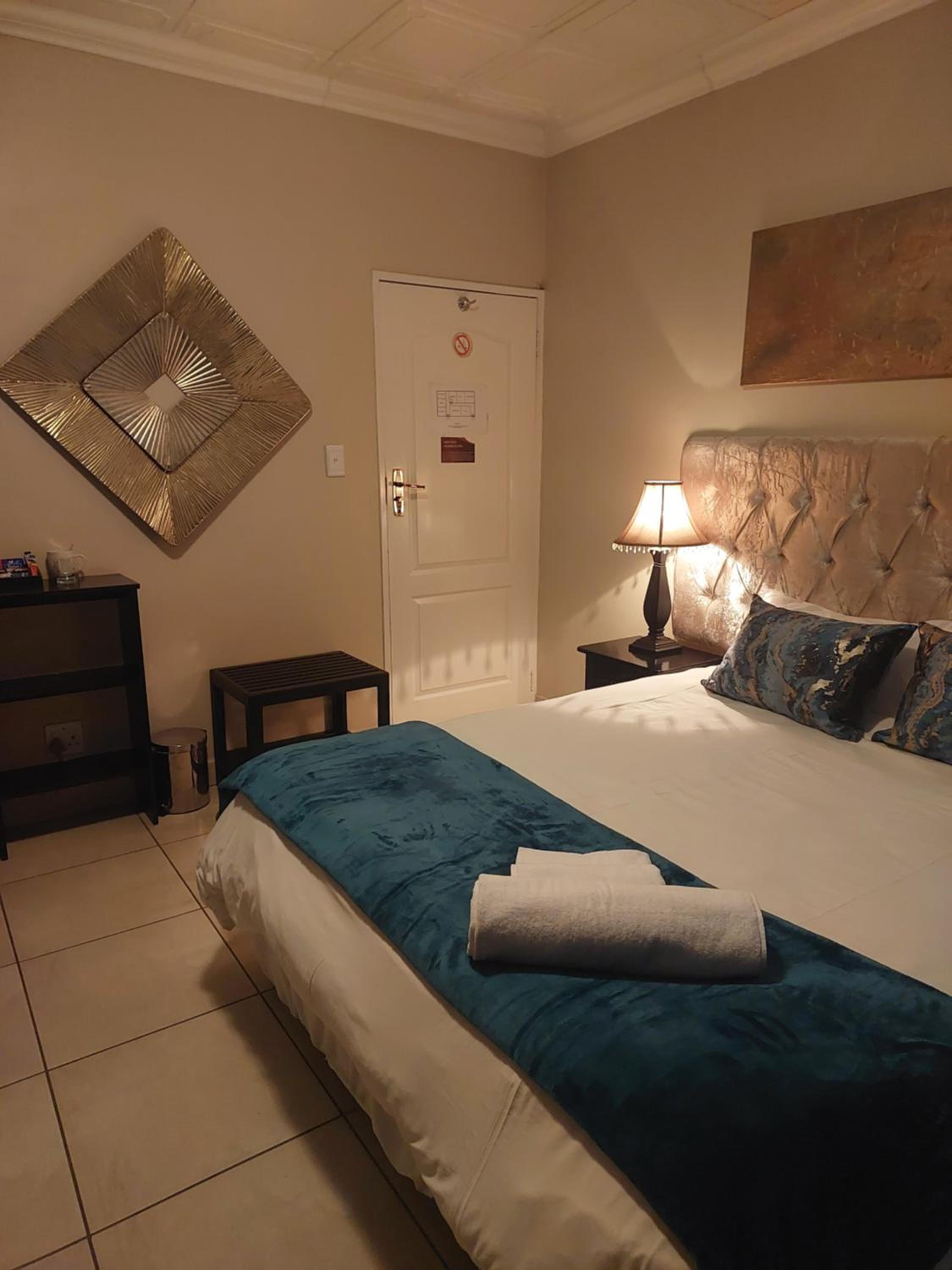 Deluxe Queen Room photo 2