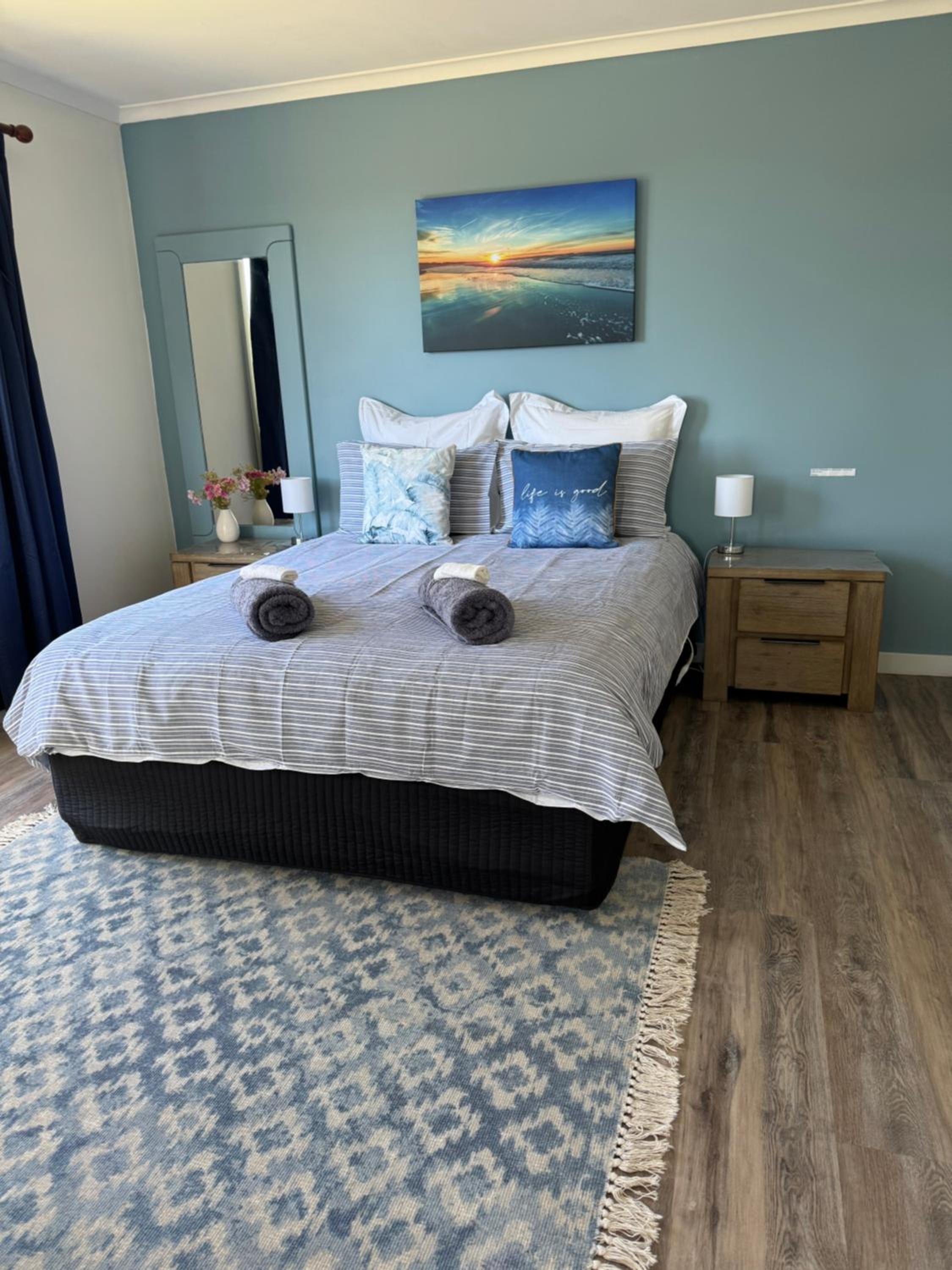 Three-Bedroom House photo 2