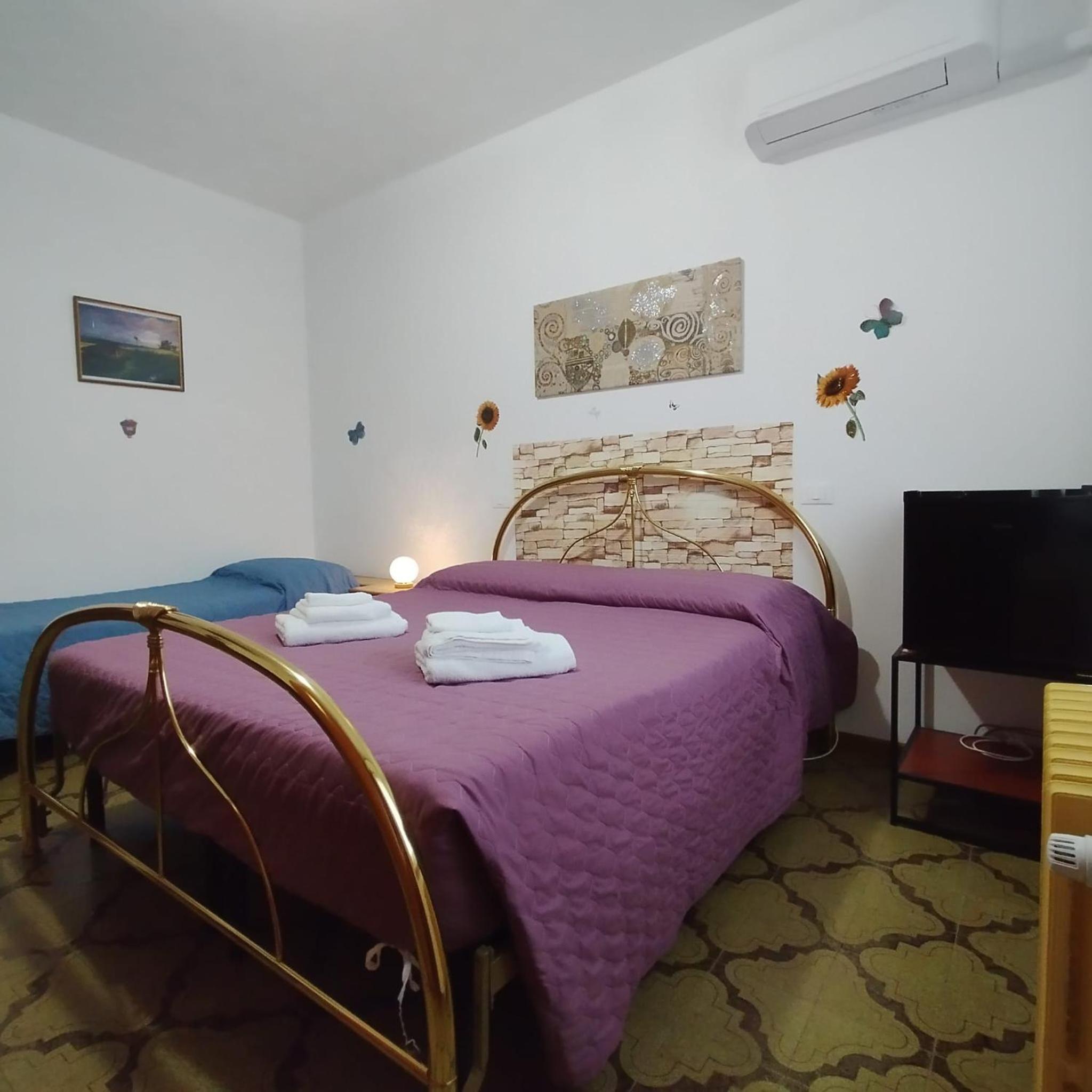 Large Double Room photo 3