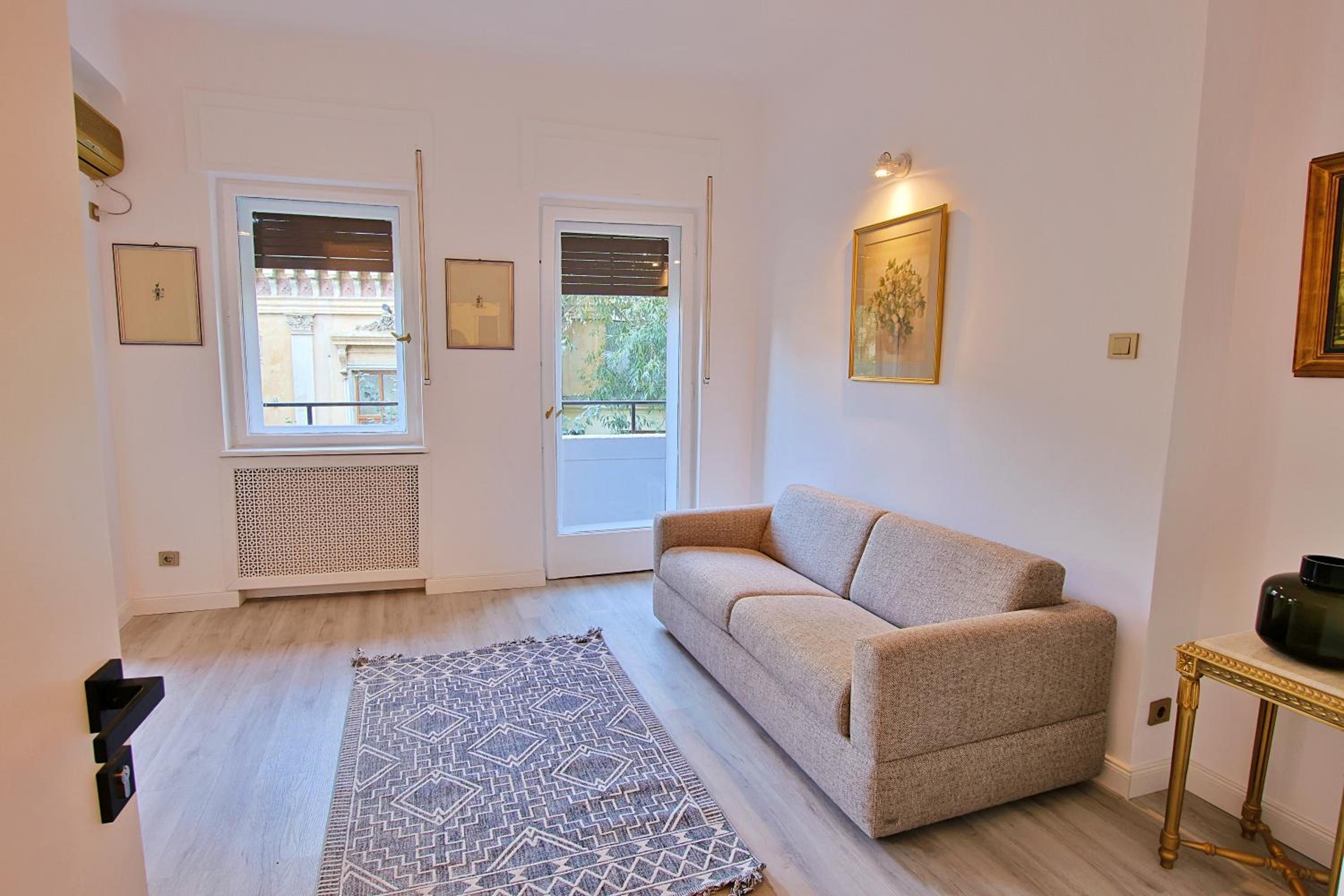 Deluxe One-Bedroom Apartment with Garden View