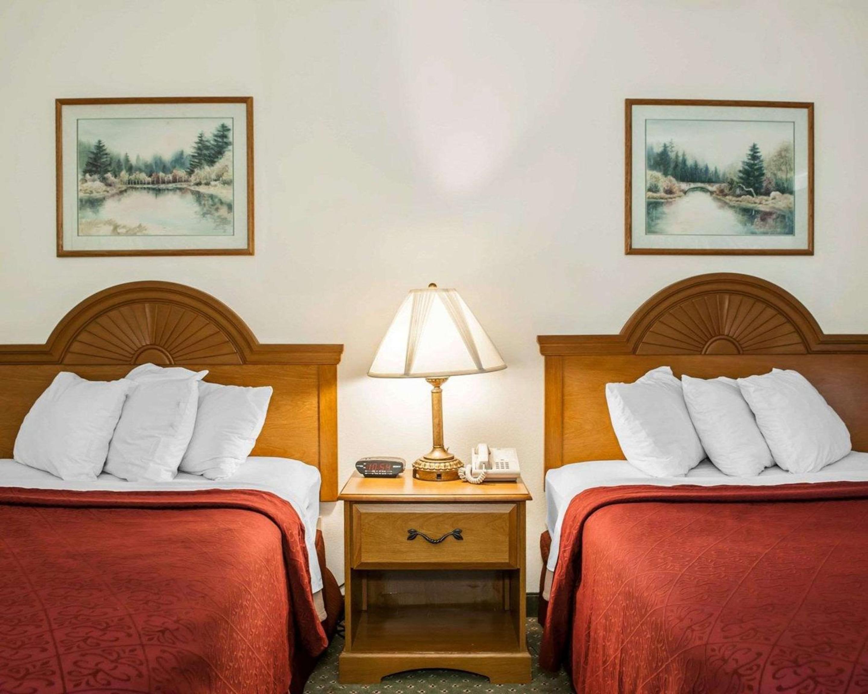 Double Room with Two Double Beds - Non-Smoking - Photo 2