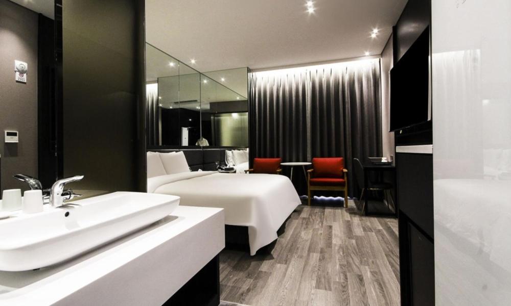 Deluxe Double Room - Photo 1