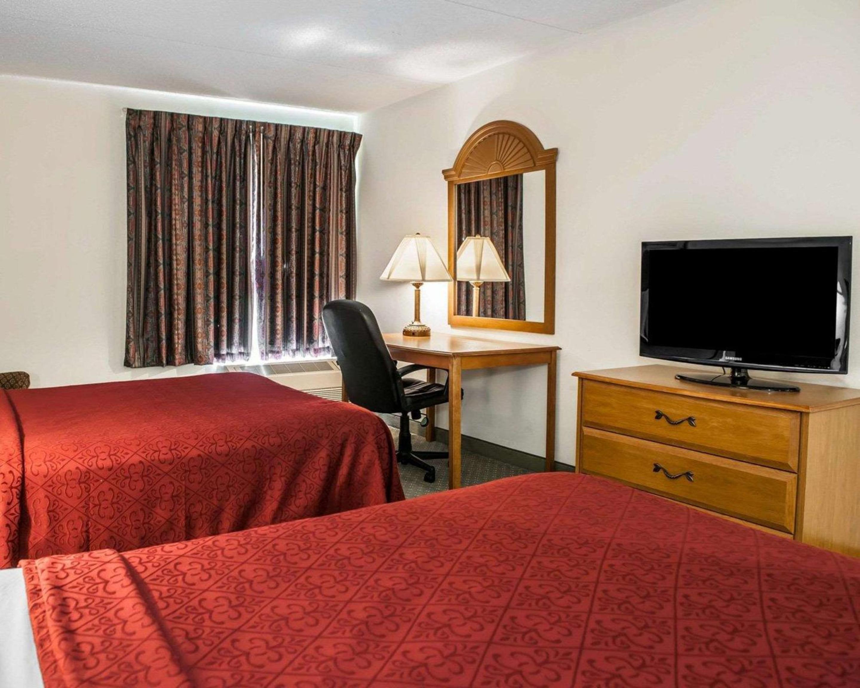 Double Room with Two Double Beds - Non-Smoking - Photo 1