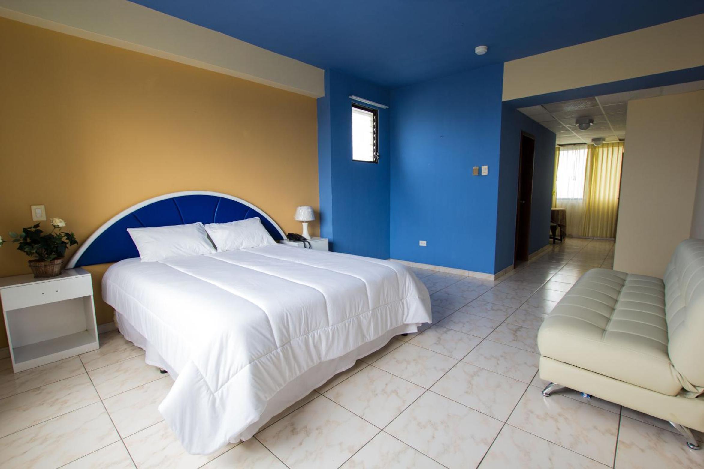 Standard Queen Room