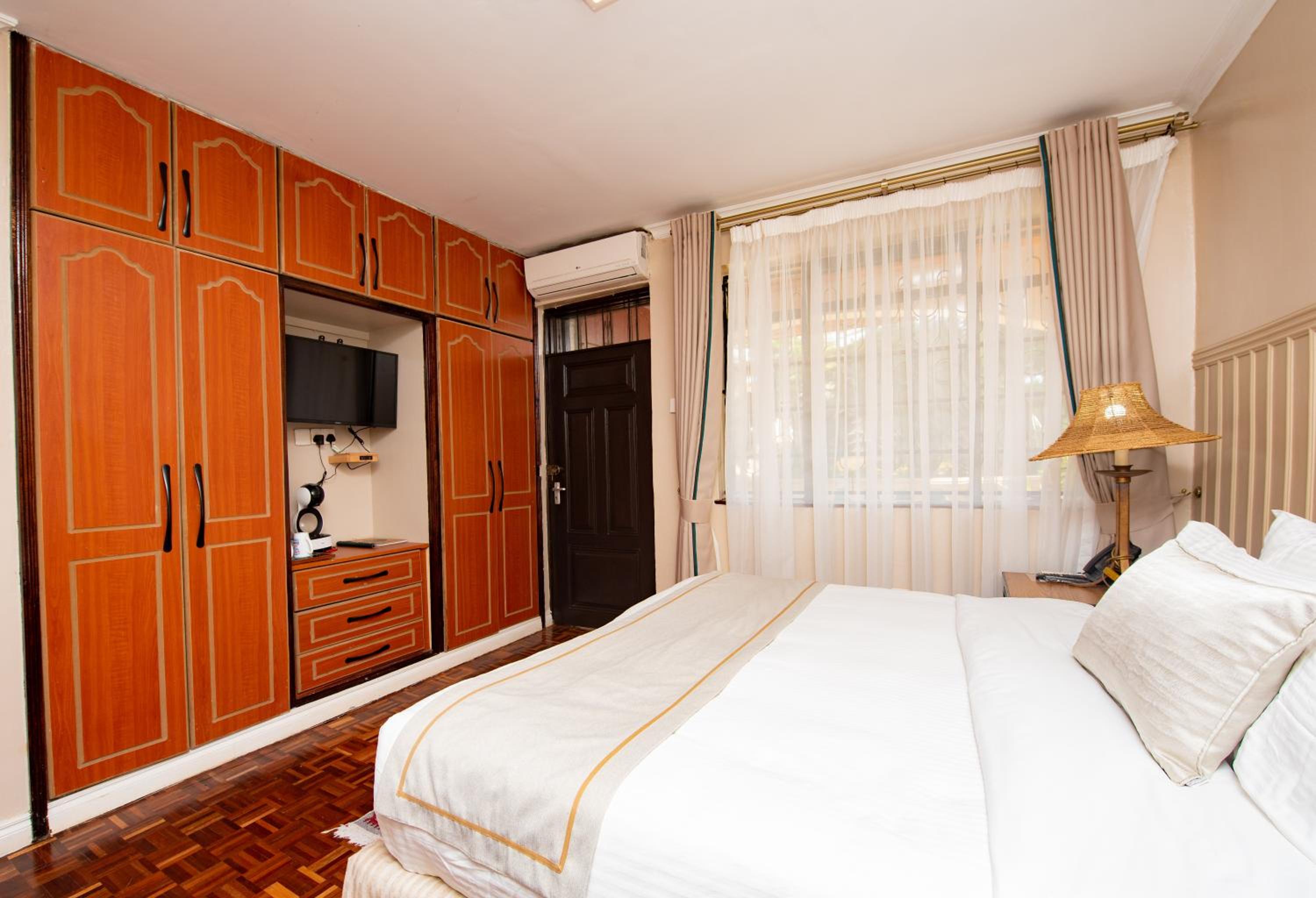 Deluxe Double Room with Balcony photo 1
