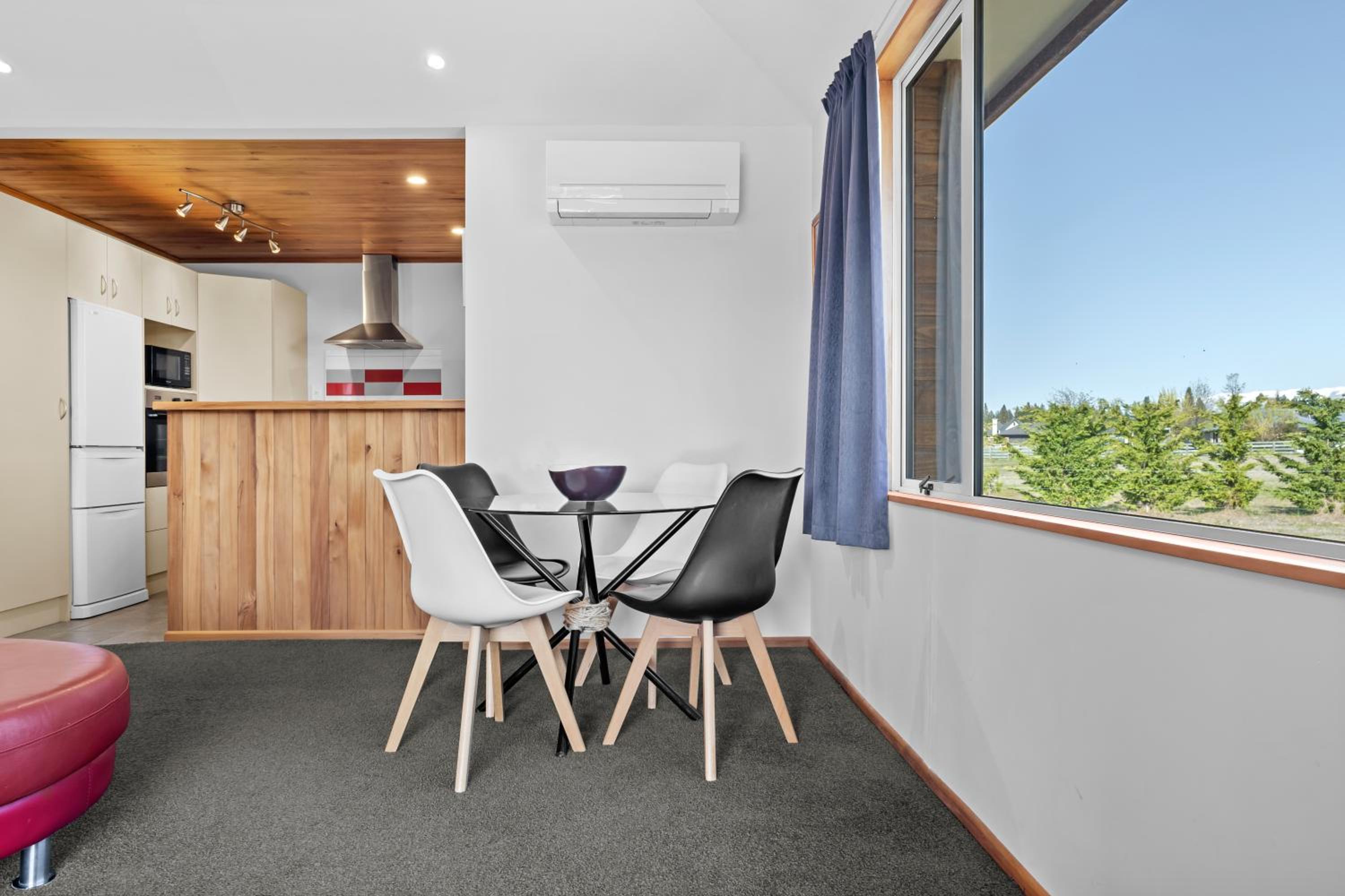 One-Bedroom House photo 3
