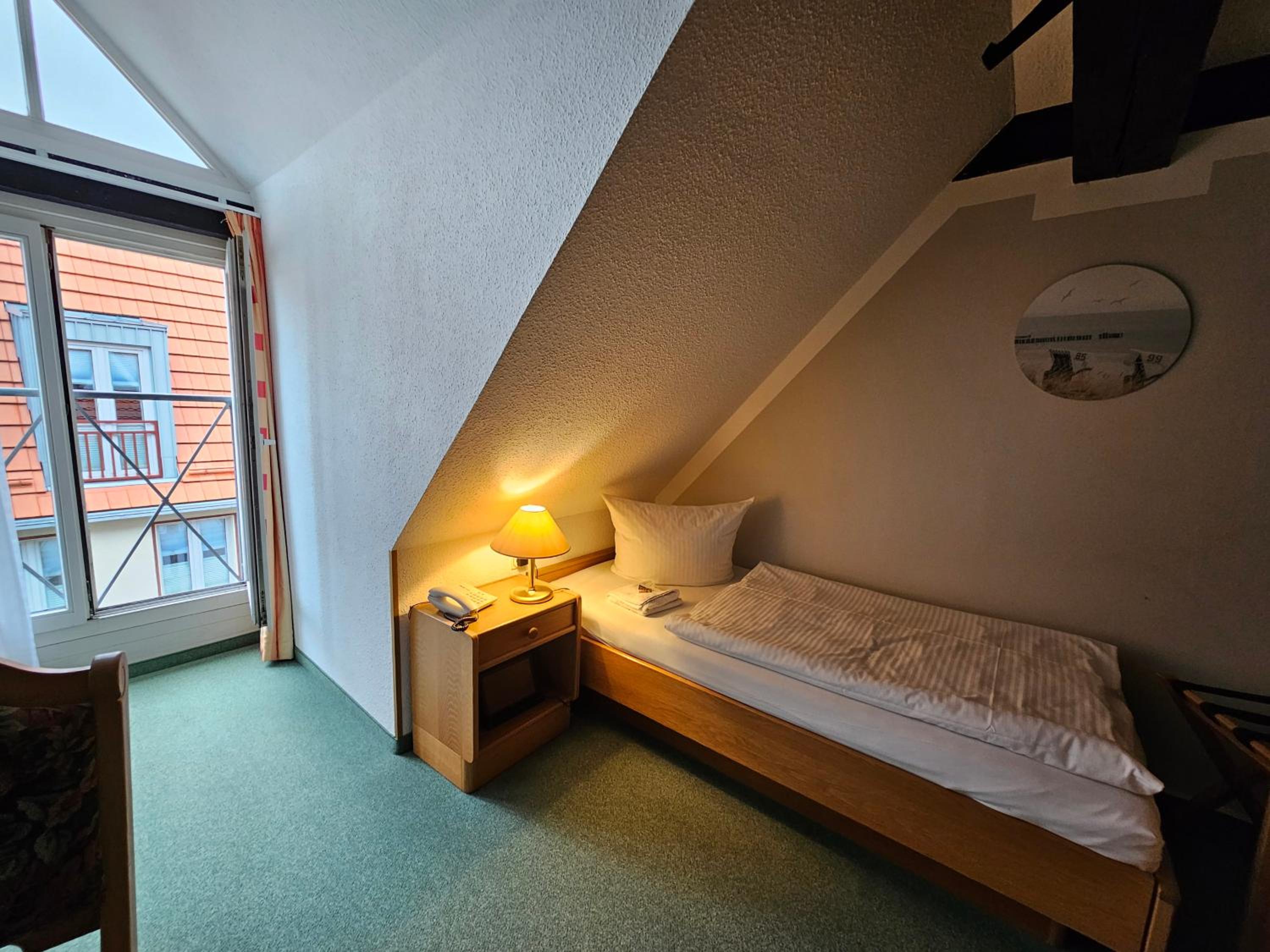 Single Room photo 2
