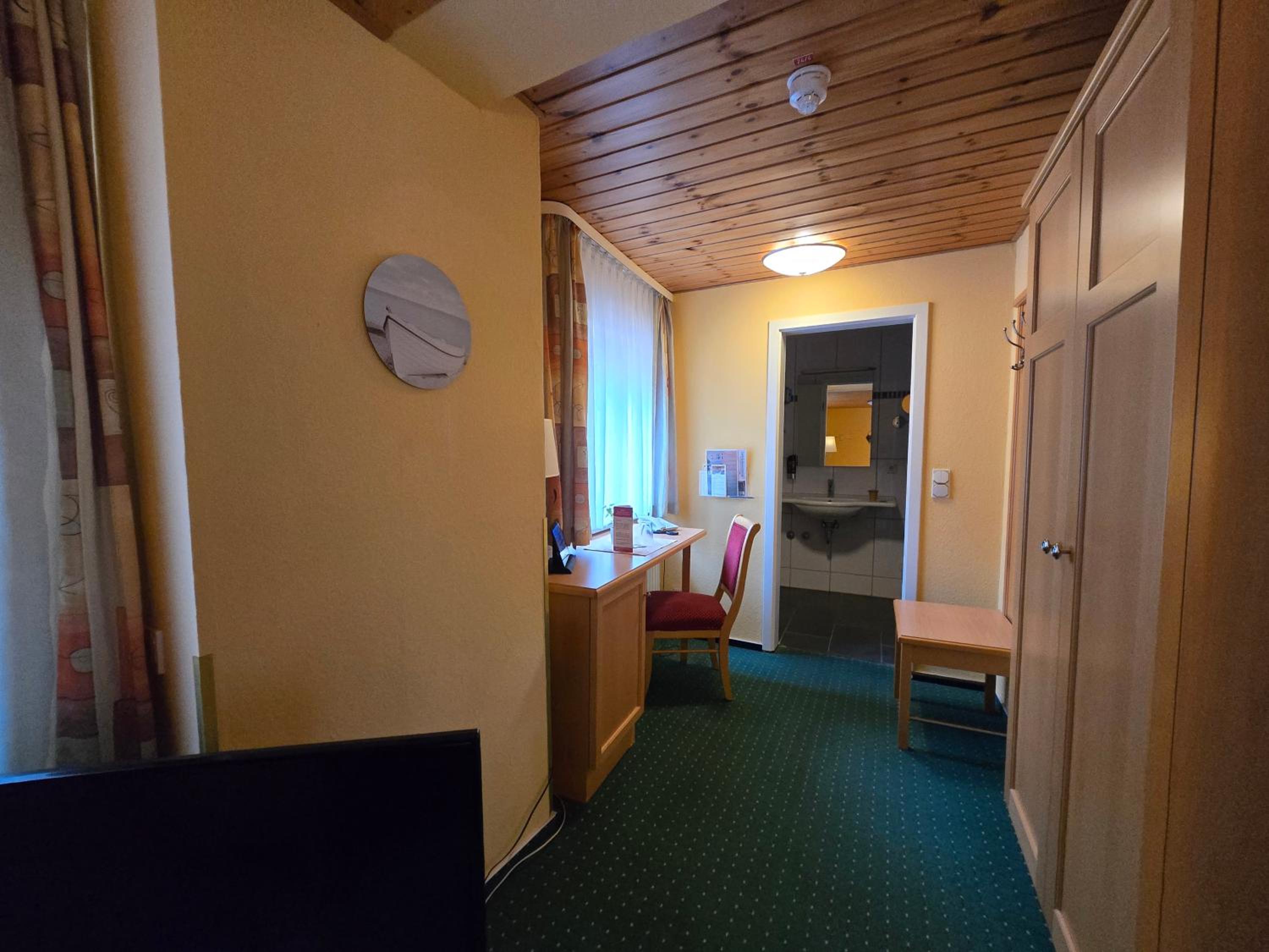 Single Room photo 3