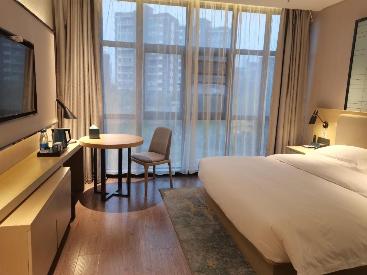 Deluxe Twin Room photo 3