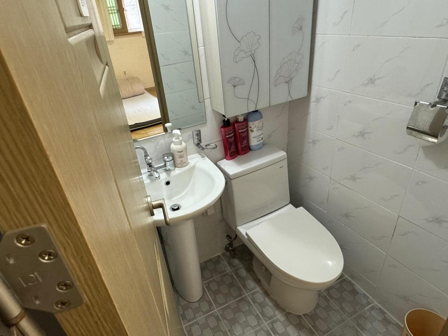 Small Double Room - Photo 8