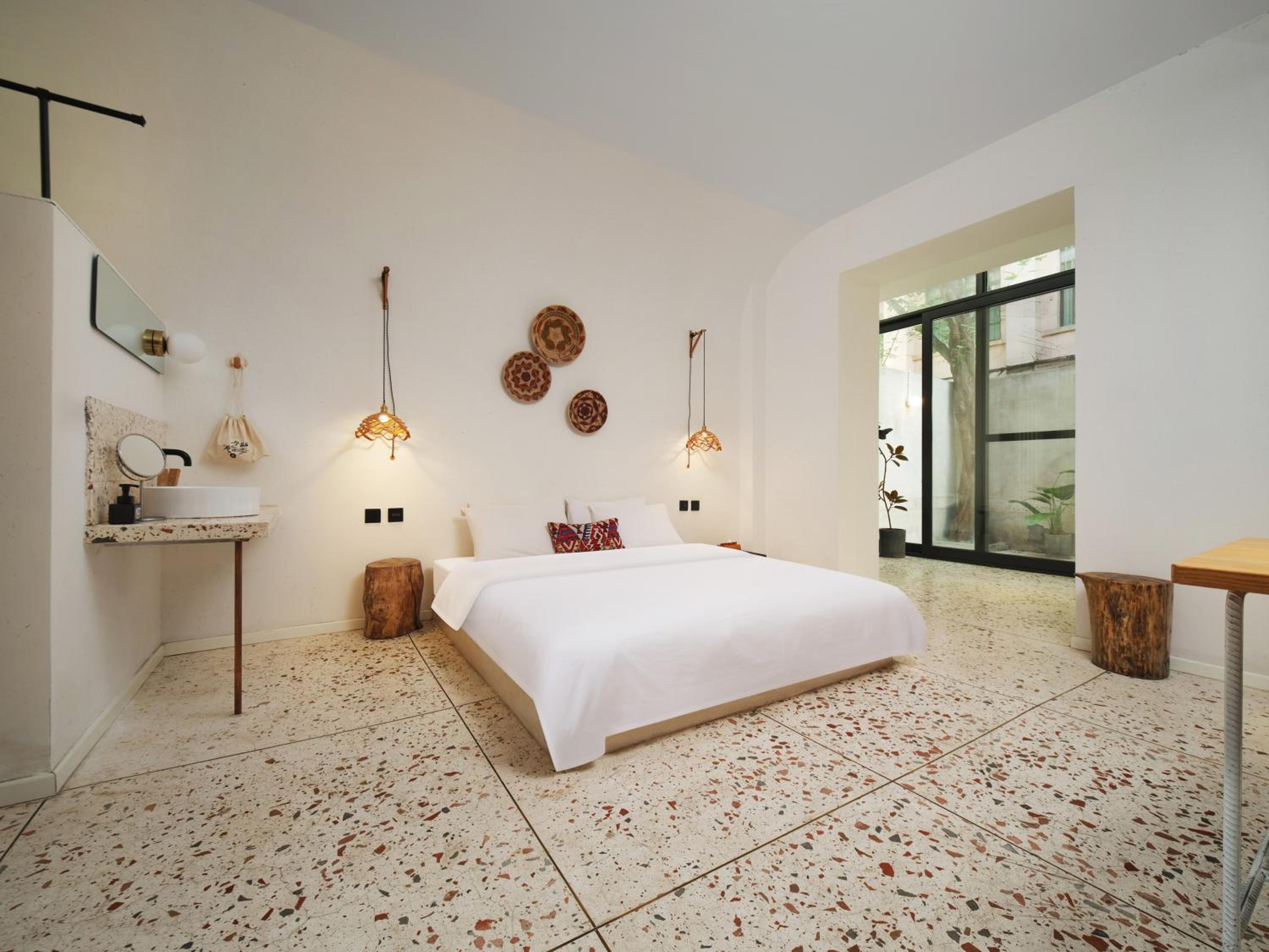 Superior King Suite