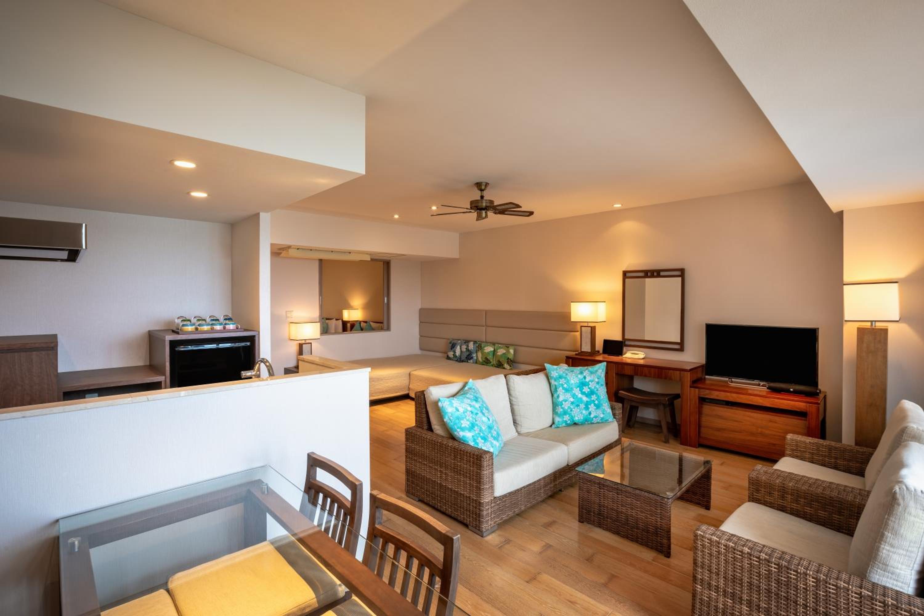 Suite in Annex Bldg - Photo 1