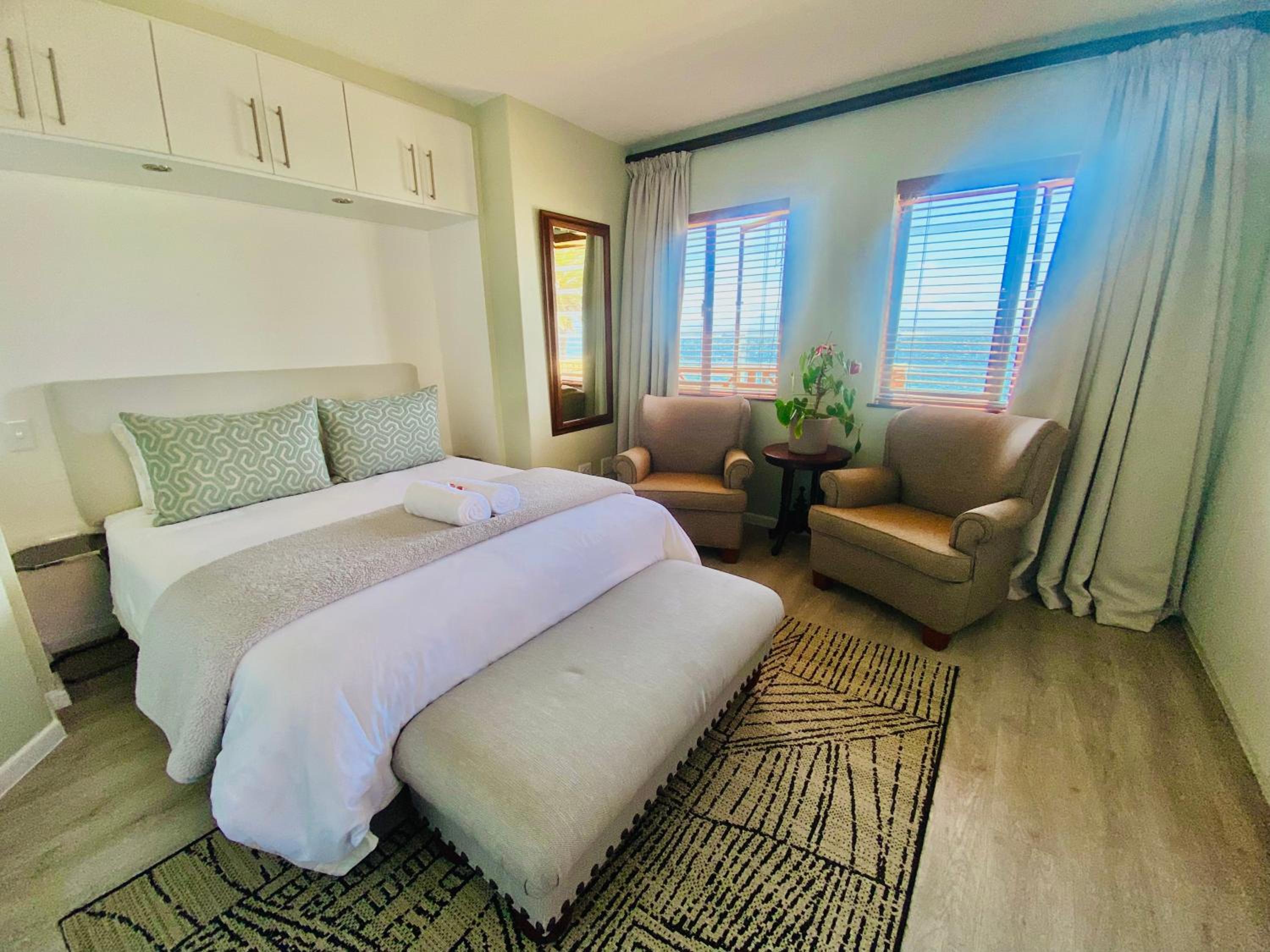 Luxury Apartment - Photo 36