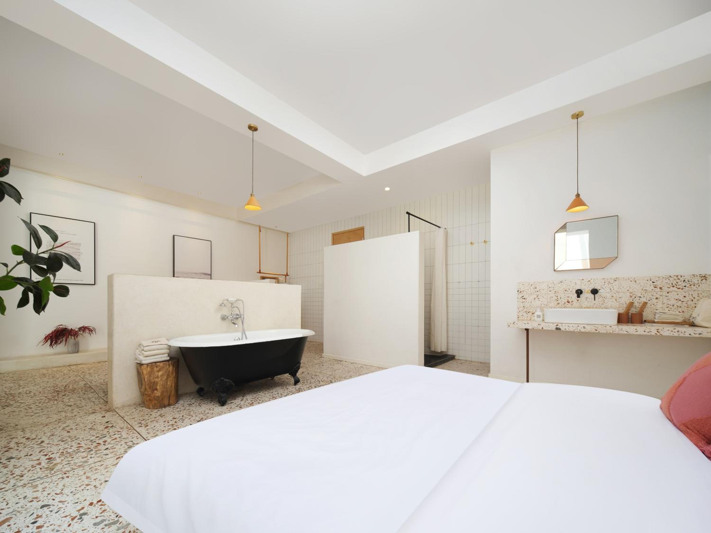 Deluxe Double Room - Courtyard View