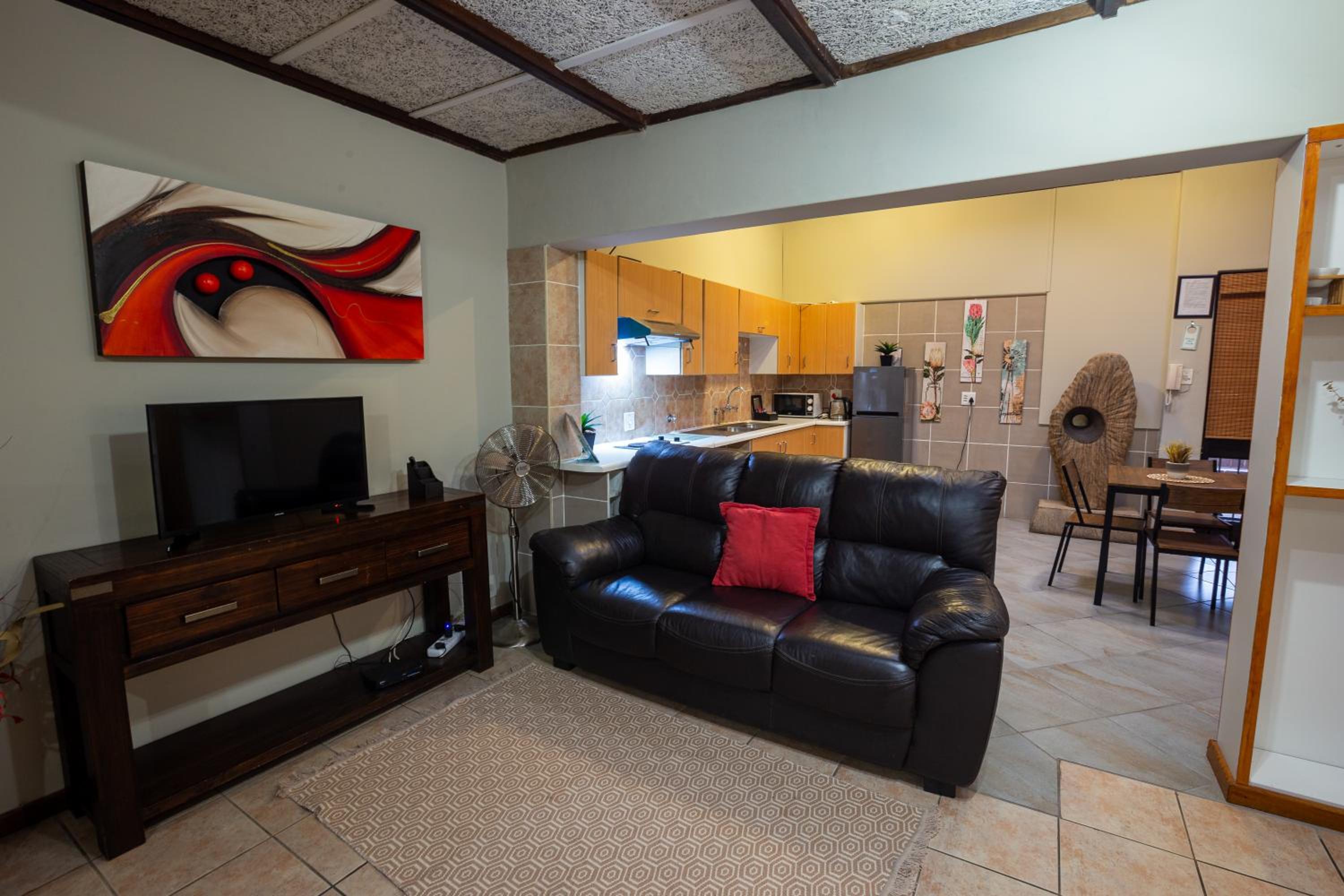 Apartment - Photo 2