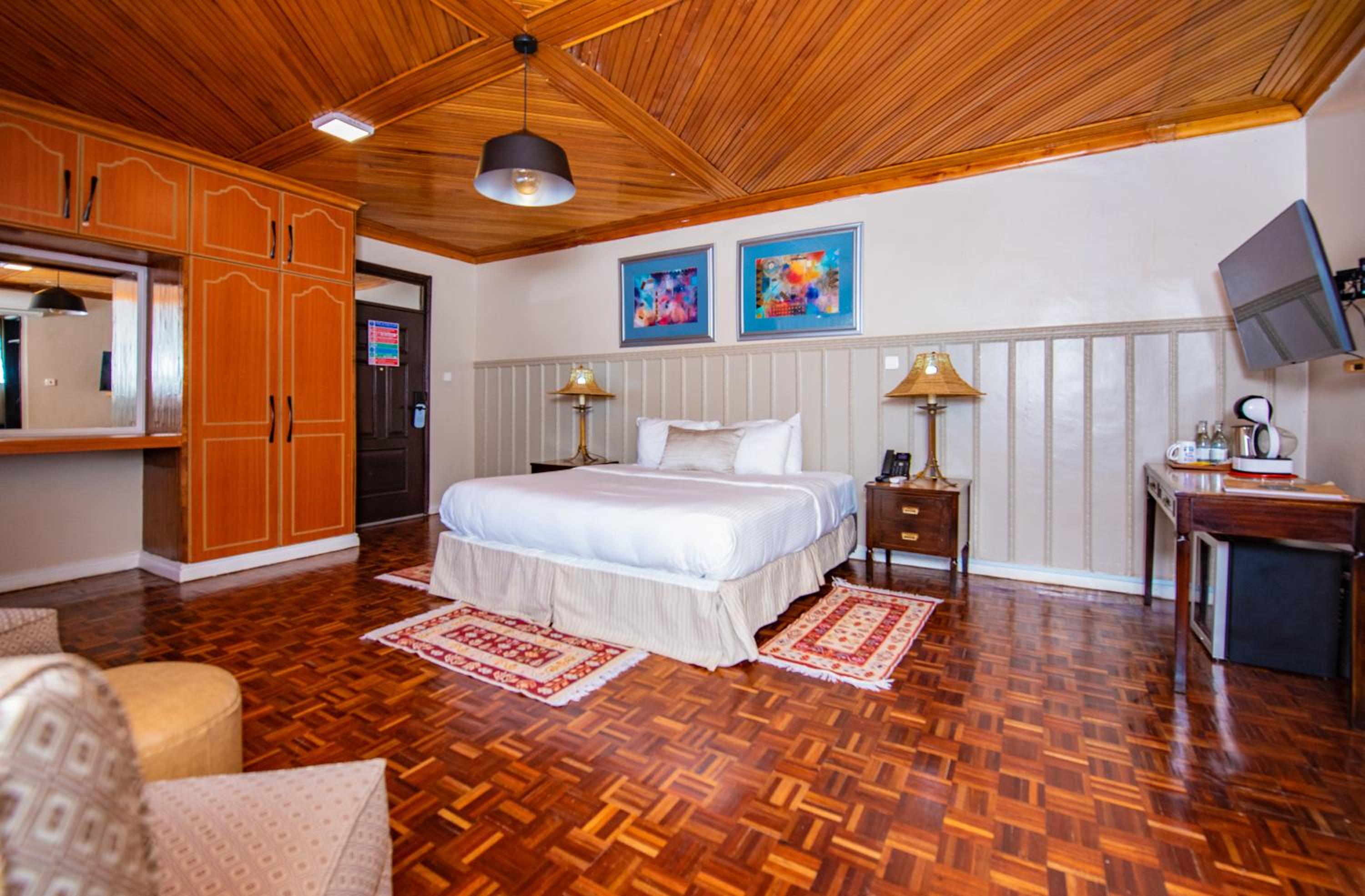 King Suite with Balcony photo 1