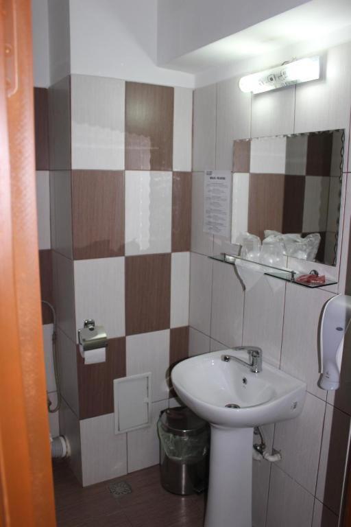 Single Room with Bathroom photo 3