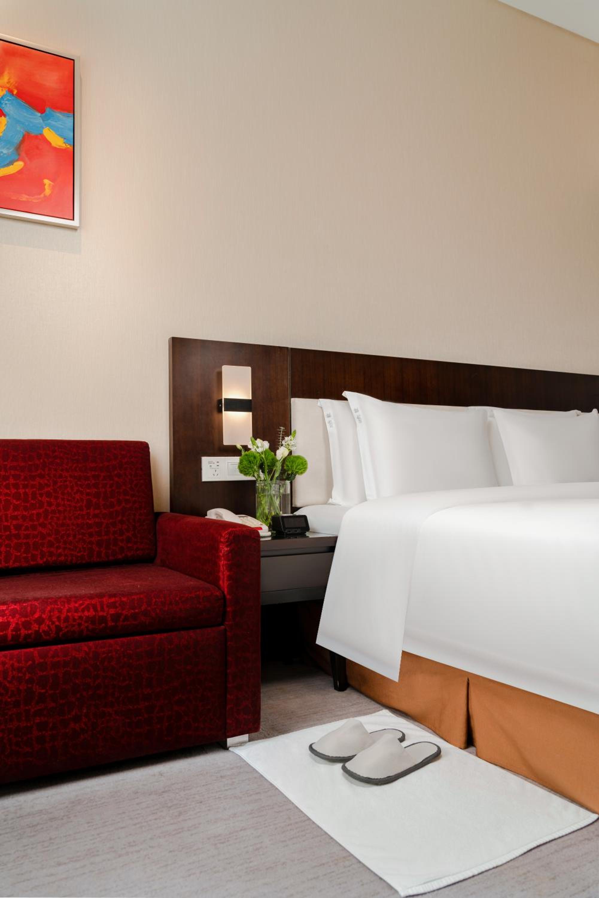 Standard King Room - High Floor - Photo 1